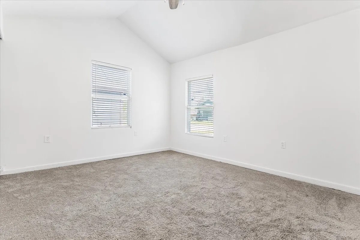 Single Family Residence For Rent in Dallas County , 2635 Carpenter Avenue, Dallas, Texas 75215, 3 Bedroom, 2 Bathroom, Garage spaces, 1,045 Sqft, built in 1935, mls#21359640, Real Estate Agent in Dallas, Homes For Rent in Dallas county, Homes For Rent in Dallas, Realtor in Dallas Texas, Real Estate Brokerage Independent Realty Texas, Luminita Cordes Realtor