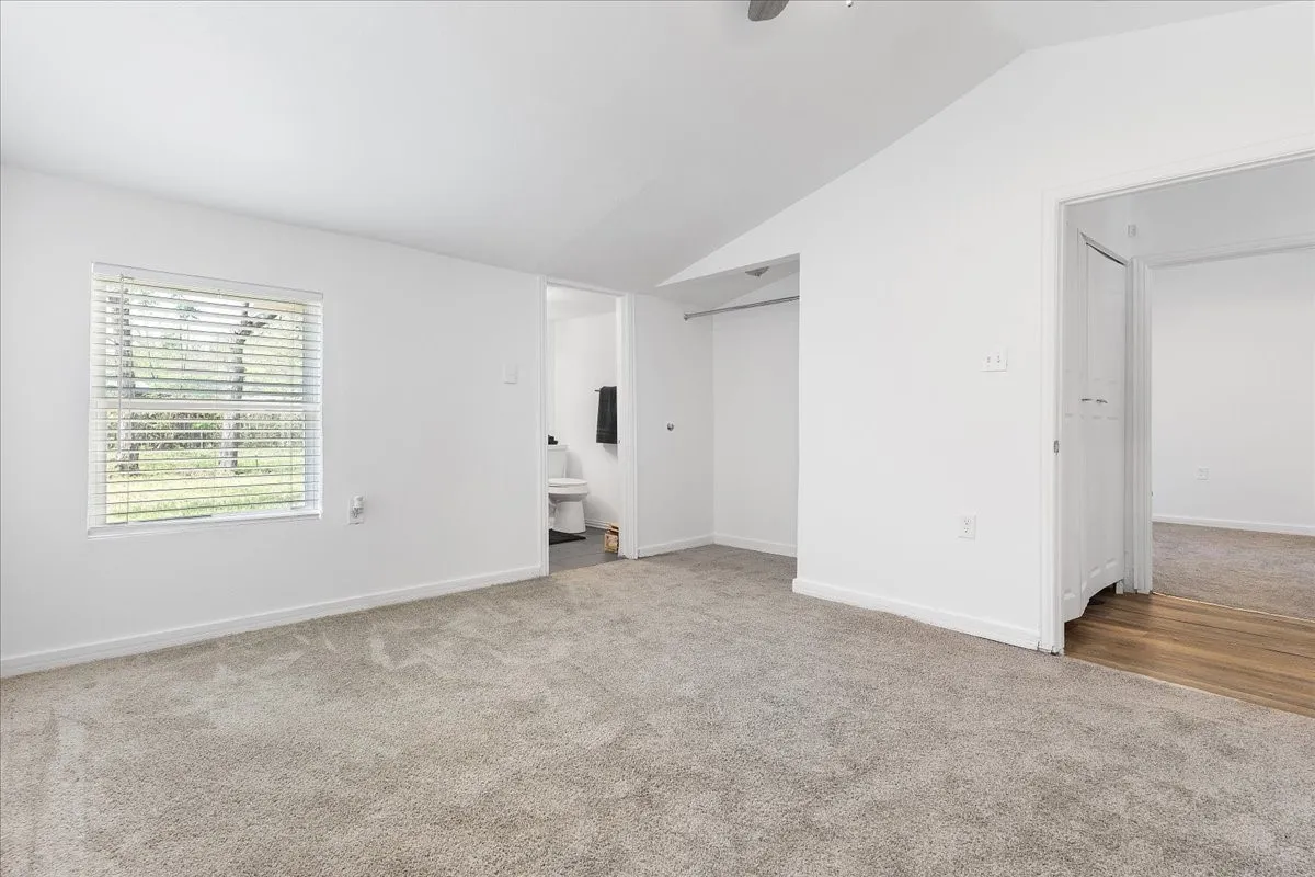 Single Family Residence For Rent in Dallas County , 2635 Carpenter Avenue, Dallas, Texas 75215, 3 Bedroom, 2 Bathroom, Garage spaces, 1,045 Sqft, built in 1935, mls#21359640, Real Estate Agent in Dallas, Homes For Rent in Dallas county, Homes For Rent in Dallas, Realtor in Dallas Texas, Real Estate Brokerage Independent Realty Texas, Luminita Cordes Realtor