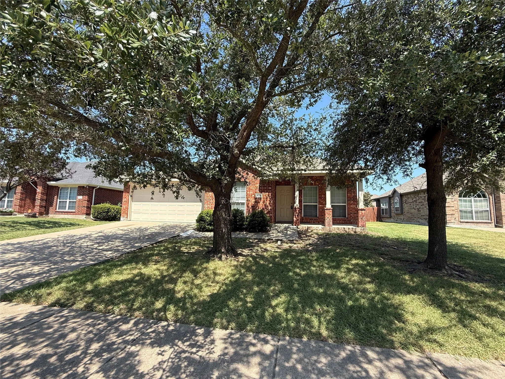 Single Family Residence For Sale in Kaufman County , 1425 Havenrock Drive, Forney, Texas 75126, 4 Bedroom, 3 Bathroom, 2 Garage spaces, 2,295 Sqft, built in 2005, mls#21356990, Real Estate Agent in Forney, Homes For Sale in Kaufman county, Homes For Sale in Forney, Realtor in Forney Texas, Real Estate Brokerage Independent Realty Texas, Luminita Cordes Realtor