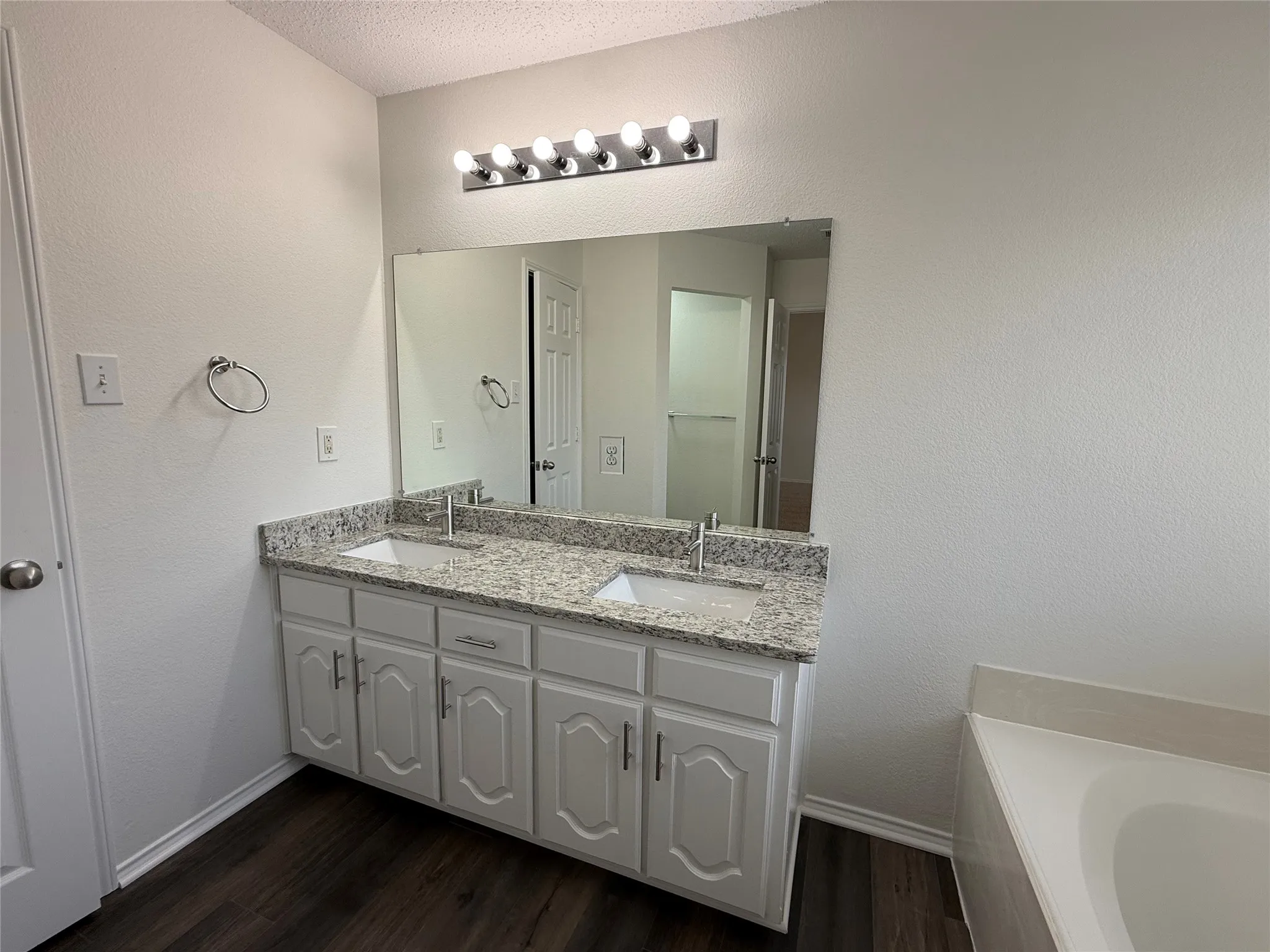 Single Family Residence For Sale in Kaufman County , 1425 Havenrock Drive, Forney, Texas 75126, 4 Bedroom, 3 Bathroom, 2 Garage spaces, 2,295 Sqft, built in 2005, mls#21356990, Real Estate Agent in Forney, Homes For Sale in Kaufman county, Homes For Sale in Forney, Realtor in Forney Texas, Real Estate Brokerage Independent Realty Texas, Luminita Cordes Realtor