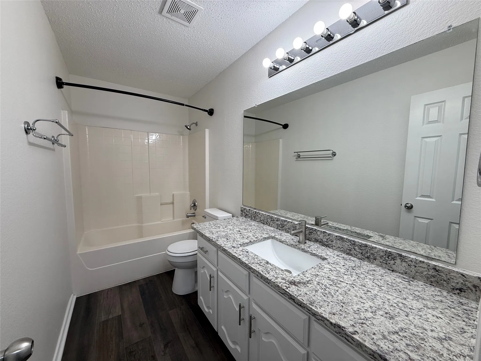Single Family Residence For Sale in Kaufman County , 1425 Havenrock Drive, Forney, Texas 75126, 4 Bedroom, 3 Bathroom, 2 Garage spaces, 2,295 Sqft, built in 2005, mls#21356990, Real Estate Agent in Forney, Homes For Sale in Kaufman county, Homes For Sale in Forney, Realtor in Forney Texas, Real Estate Brokerage Independent Realty Texas, Luminita Cordes Realtor