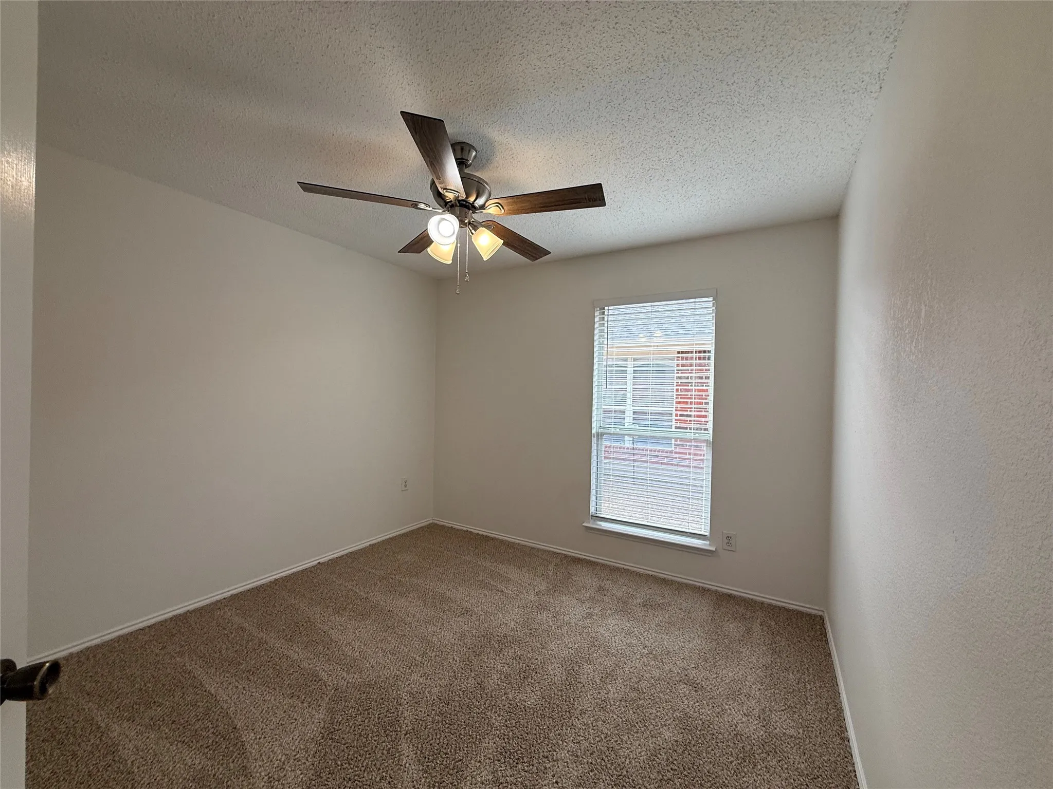 Single Family Residence For Sale in Kaufman County , 1425 Havenrock Drive, Forney, Texas 75126, 4 Bedroom, 3 Bathroom, 2 Garage spaces, 2,295 Sqft, built in 2005, mls#21356990, Real Estate Agent in Forney, Homes For Sale in Kaufman county, Homes For Sale in Forney, Realtor in Forney Texas, Real Estate Brokerage Independent Realty Texas, Luminita Cordes Realtor