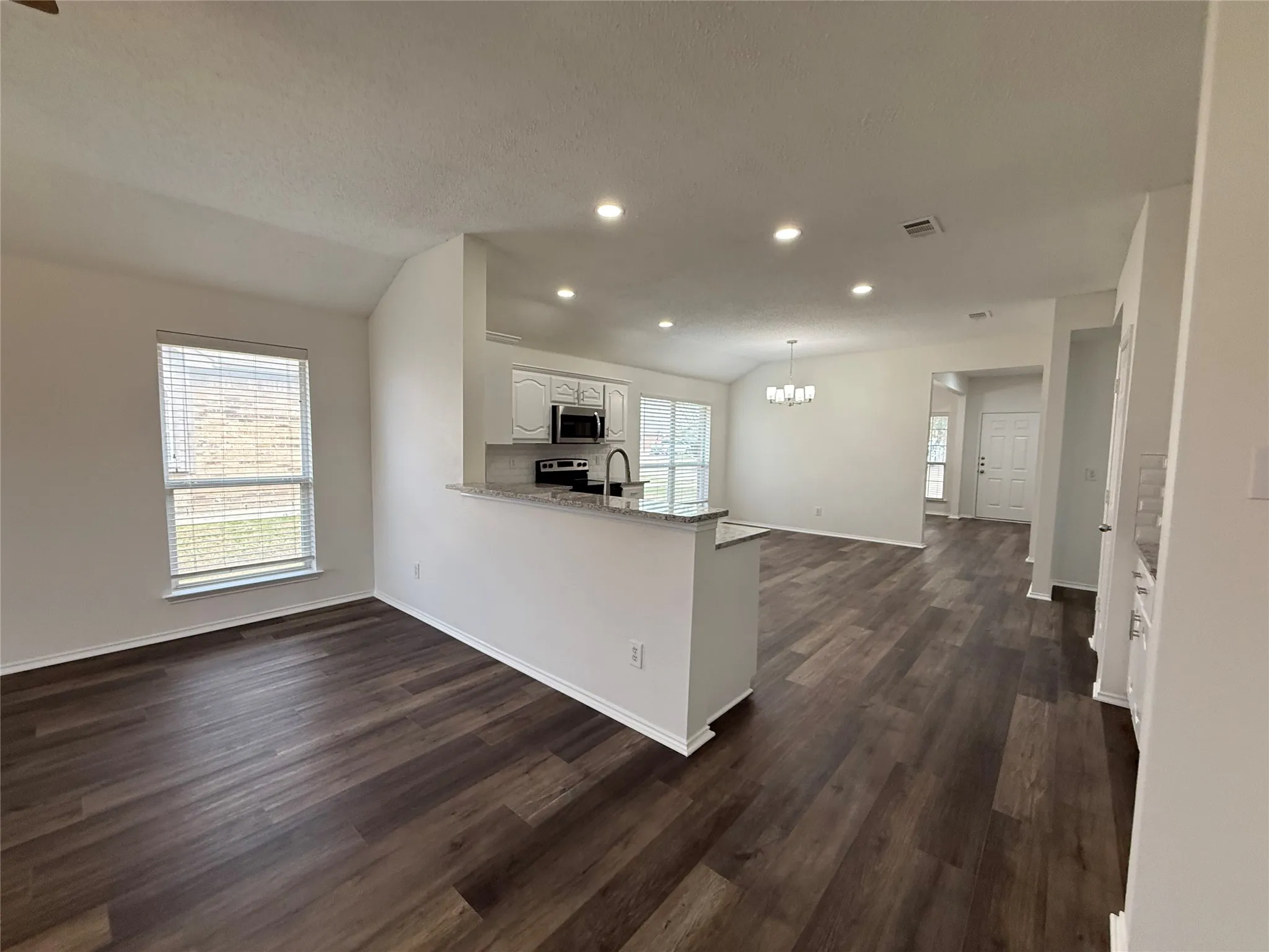 Single Family Residence For Sale in Kaufman County , 1425 Havenrock Drive, Forney, Texas 75126, 4 Bedroom, 3 Bathroom, 2 Garage spaces, 2,295 Sqft, built in 2005, mls#21356990, Real Estate Agent in Forney, Homes For Sale in Kaufman county, Homes For Sale in Forney, Realtor in Forney Texas, Real Estate Brokerage Independent Realty Texas, Luminita Cordes Realtor