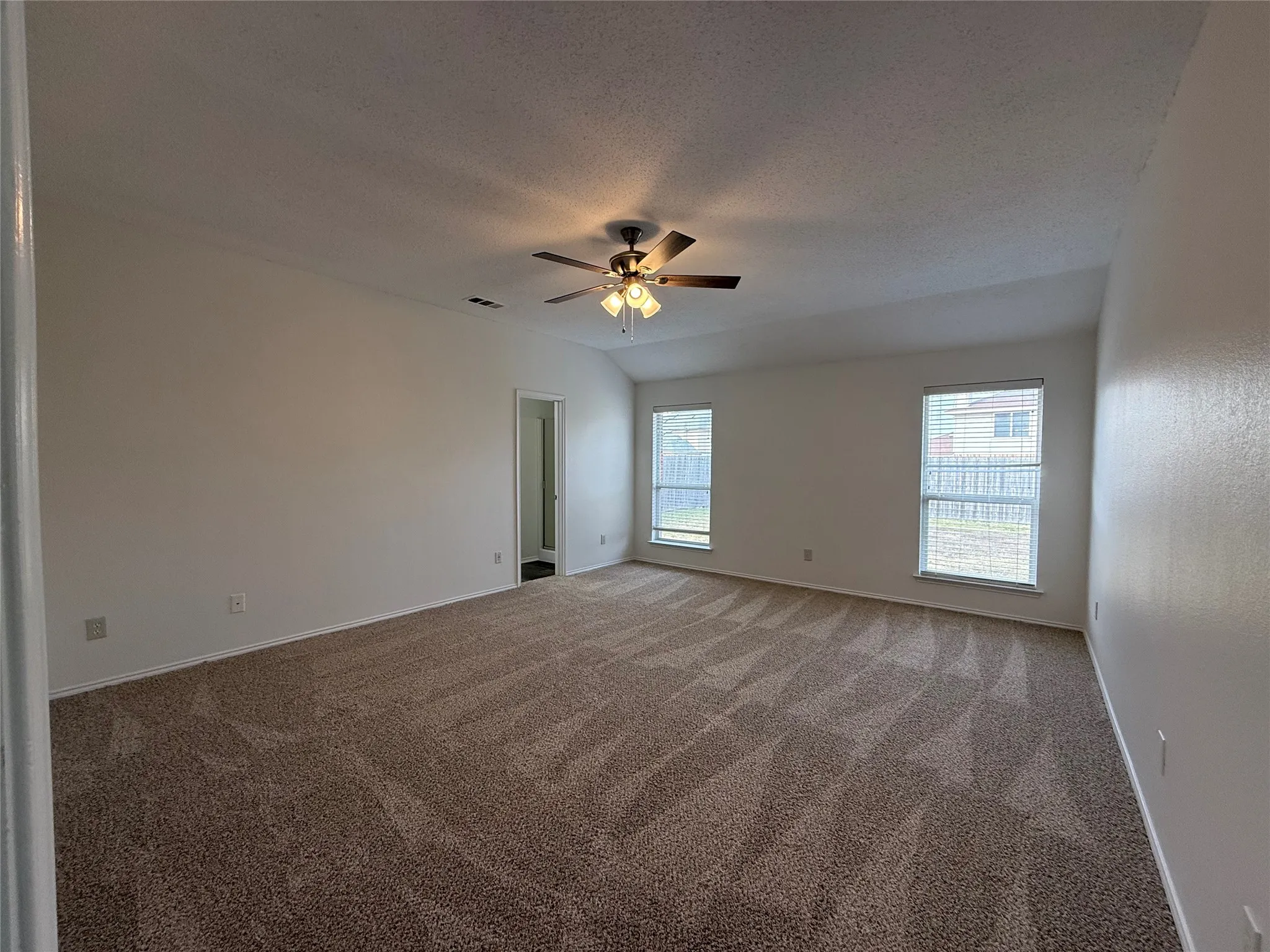 Single Family Residence For Sale in Kaufman County , 1425 Havenrock Drive, Forney, Texas 75126, 4 Bedroom, 3 Bathroom, 2 Garage spaces, 2,295 Sqft, built in 2005, mls#21356990, Real Estate Agent in Forney, Homes For Sale in Kaufman county, Homes For Sale in Forney, Realtor in Forney Texas, Real Estate Brokerage Independent Realty Texas, Luminita Cordes Realtor