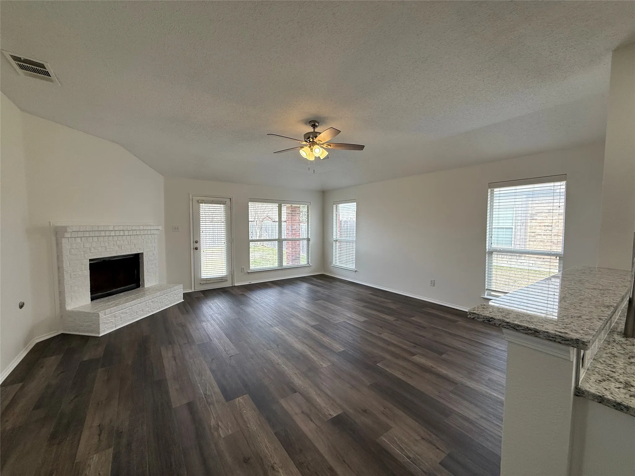 Single Family Residence For Sale in Kaufman County , 1425 Havenrock Drive, Forney, Texas 75126, 4 Bedroom, 3 Bathroom, 2 Garage spaces, 2,295 Sqft, built in 2005, mls#21356990, Real Estate Agent in Forney, Homes For Sale in Kaufman county, Homes For Sale in Forney, Realtor in Forney Texas, Real Estate Brokerage Independent Realty Texas, Luminita Cordes Realtor
