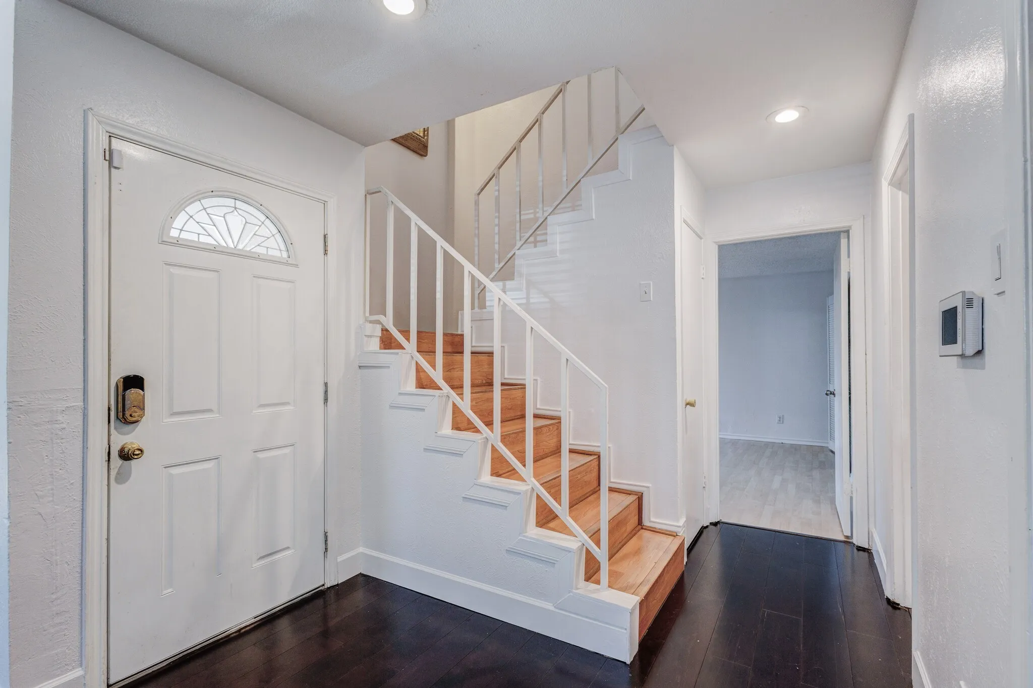 Single Family Residence For Rent in Dallas County , 1714 Place One Lane, Garland, Texas 75042, 4 Bedroom, 2 Bathroom, 2 Garage spaces, 1,950 Sqft, built in 1976, mls#21353851, Real Estate Agent in Garland, Homes For Rent in Dallas county, Homes For Rent in Garland, Realtor in Garland Texas, Real Estate Brokerage Independent Realty Texas, Luminita Cordes Realtor