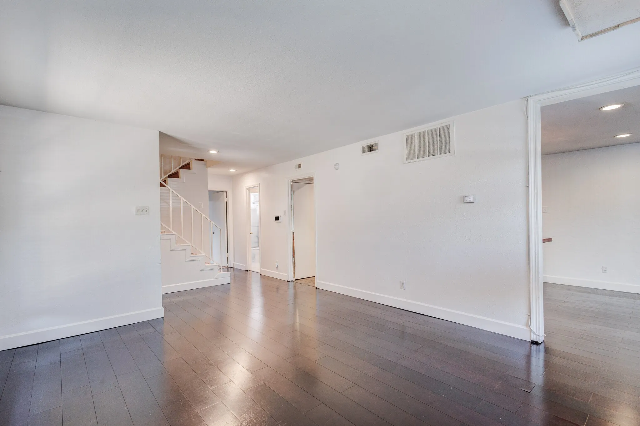 Single Family Residence For Rent in Dallas County , 1714 Place One Lane, Garland, Texas 75042, 4 Bedroom, 2 Bathroom, 2 Garage spaces, 1,950 Sqft, built in 1976, mls#21353851, Real Estate Agent in Garland, Homes For Rent in Dallas county, Homes For Rent in Garland, Realtor in Garland Texas, Real Estate Brokerage Independent Realty Texas, Luminita Cordes Realtor
