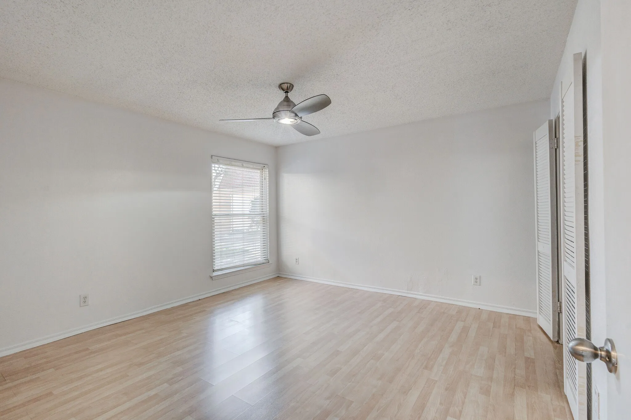 Single Family Residence For Rent in Dallas County , 1714 Place One Lane, Garland, Texas 75042, 4 Bedroom, 2 Bathroom, 2 Garage spaces, 1,950 Sqft, built in 1976, mls#21353851, Real Estate Agent in Garland, Homes For Rent in Dallas county, Homes For Rent in Garland, Realtor in Garland Texas, Real Estate Brokerage Independent Realty Texas, Luminita Cordes Realtor