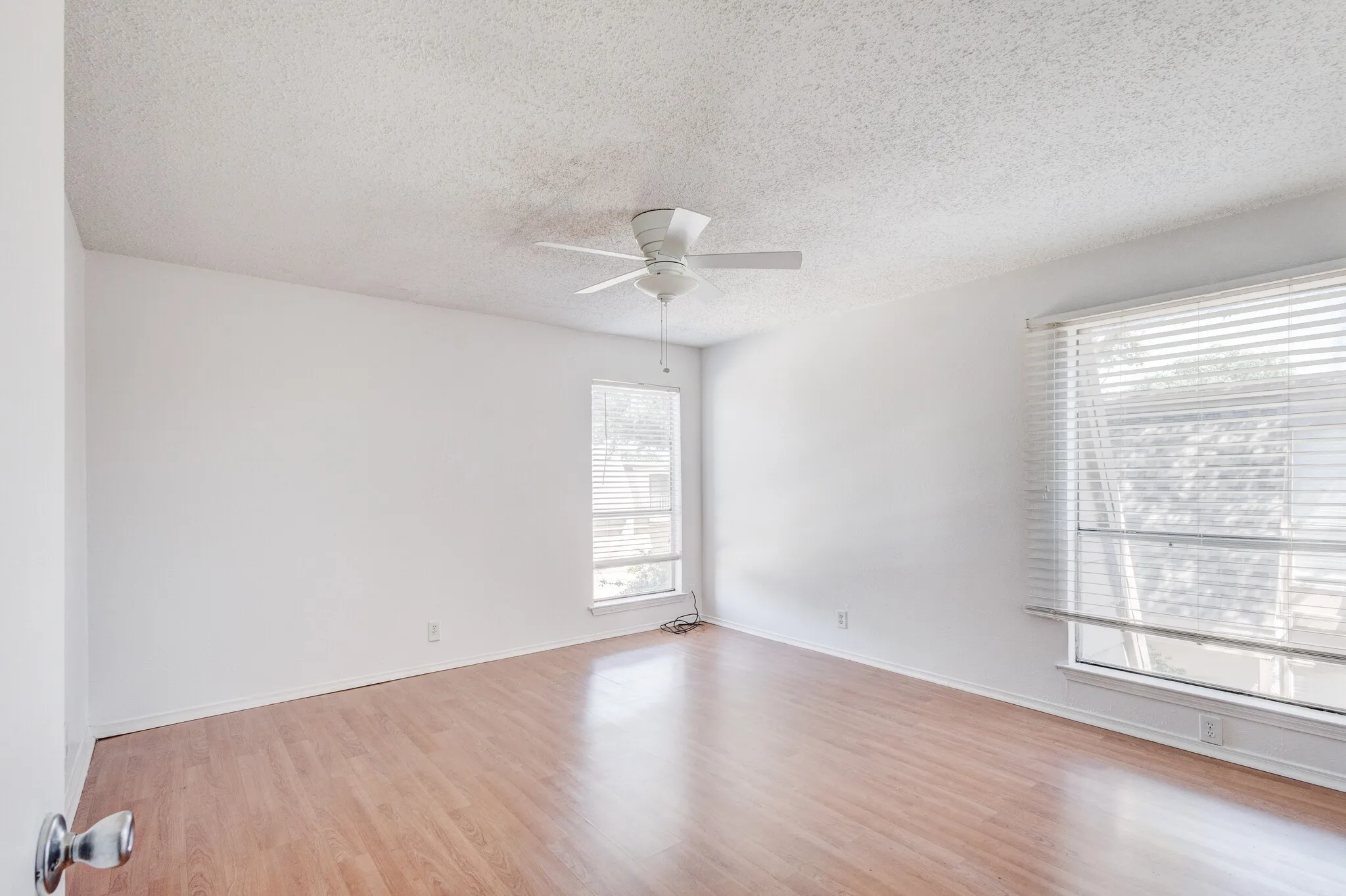 Single Family Residence For Rent in Dallas County , 1714 Place One Lane, Garland, Texas 75042, 4 Bedroom, 2 Bathroom, 2 Garage spaces, 1,950 Sqft, built in 1976, mls#21353851, Real Estate Agent in Garland, Homes For Rent in Dallas county, Homes For Rent in Garland, Realtor in Garland Texas, Real Estate Brokerage Independent Realty Texas, Luminita Cordes Realtor