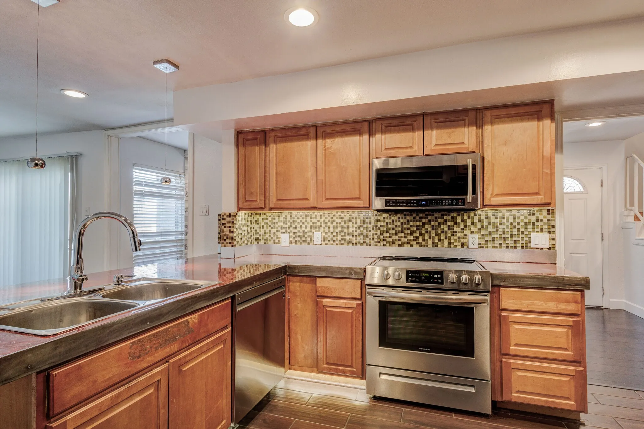 Single Family Residence For Rent in Dallas County , 1714 Place One Lane, Garland, Texas 75042, 4 Bedroom, 2 Bathroom, 2 Garage spaces, 1,950 Sqft, built in 1976, mls#21353851, Real Estate Agent in Garland, Homes For Rent in Dallas county, Homes For Rent in Garland, Realtor in Garland Texas, Real Estate Brokerage Independent Realty Texas, Luminita Cordes Realtor