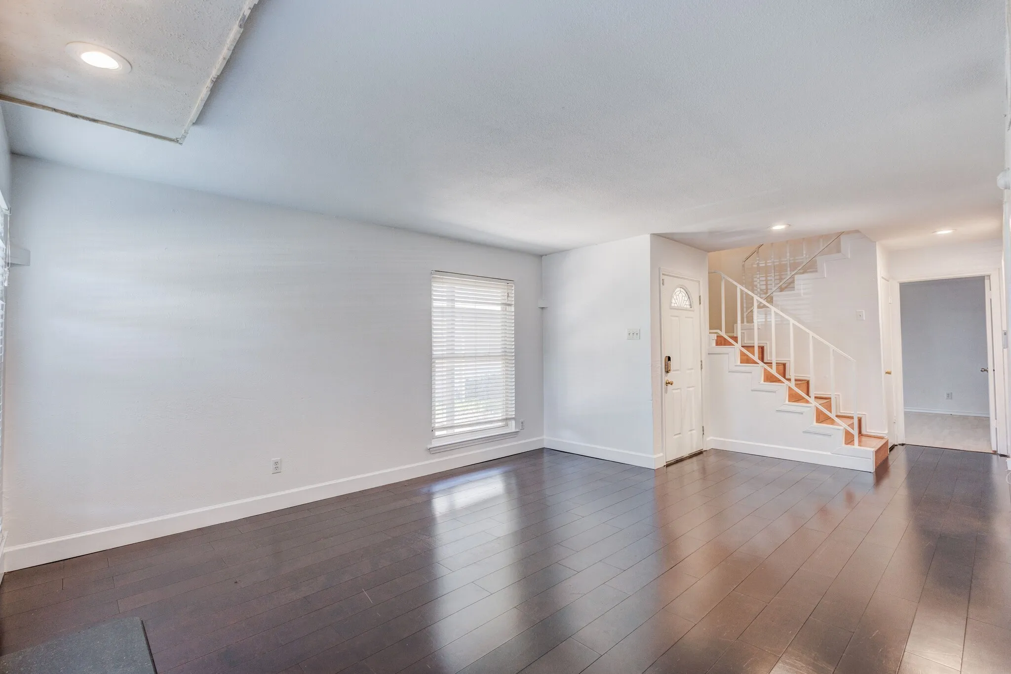 Single Family Residence For Rent in Dallas County , 1714 Place One Lane, Garland, Texas 75042, 4 Bedroom, 2 Bathroom, 2 Garage spaces, 1,950 Sqft, built in 1976, mls#21353851, Real Estate Agent in Garland, Homes For Rent in Dallas county, Homes For Rent in Garland, Realtor in Garland Texas, Real Estate Brokerage Independent Realty Texas, Luminita Cordes Realtor