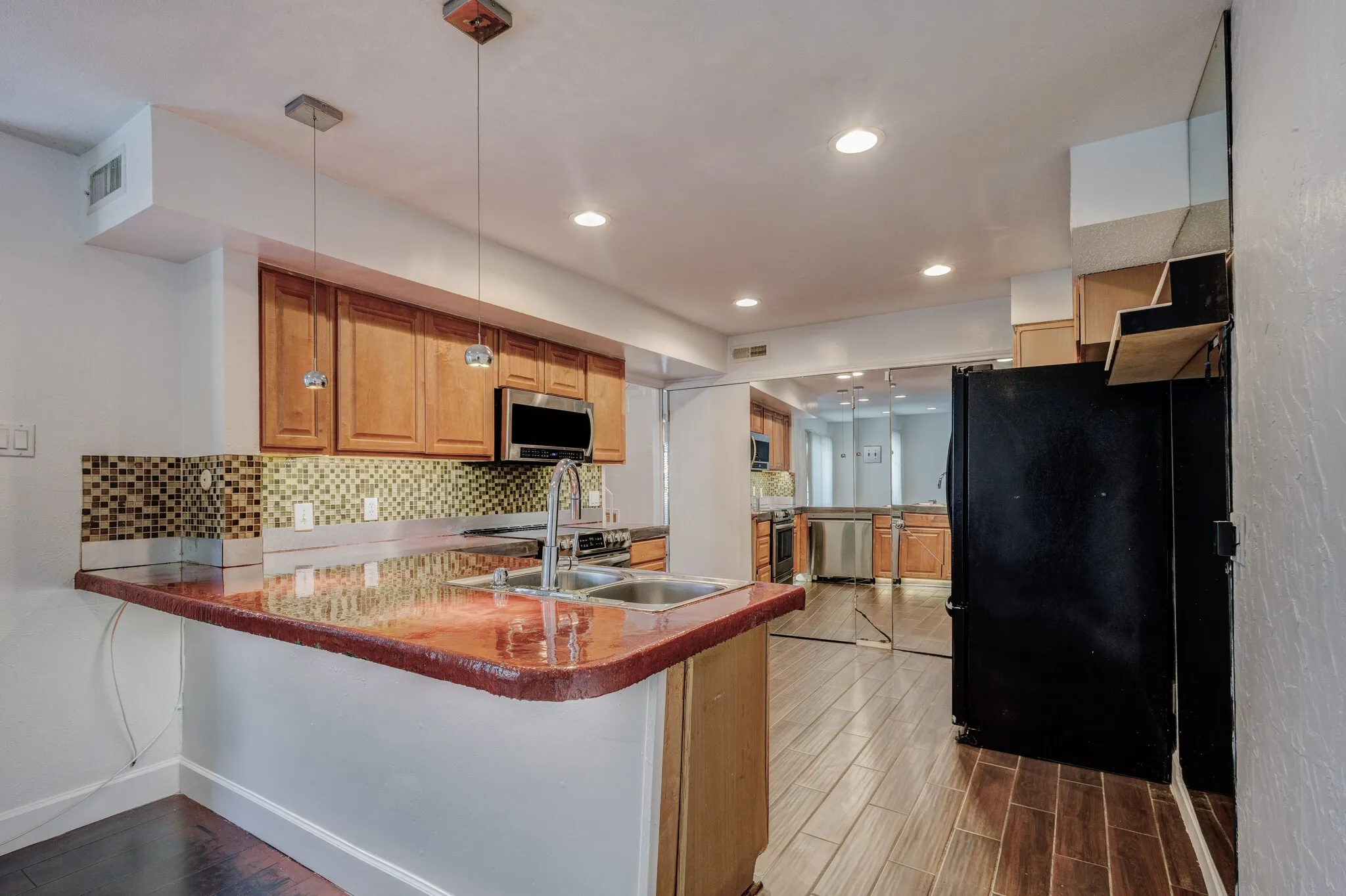 Single Family Residence For Rent in Dallas County , 1714 Place One Lane, Garland, Texas 75042, 4 Bedroom, 2 Bathroom, 2 Garage spaces, 1,950 Sqft, built in 1976, mls#21353851, Real Estate Agent in Garland, Homes For Rent in Dallas county, Homes For Rent in Garland, Realtor in Garland Texas, Real Estate Brokerage Independent Realty Texas, Luminita Cordes Realtor