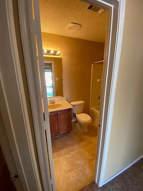 Single Family Residence For Rent in Tarrant County , 8657 Boswell Meadows Drive, Fort Worth, Texas 76179, 3 Bedroom, 2 Bathroom, 2 Garage spaces, 1,637 Sqft, built in 2006, Price $2,682, mls#21359659, Real Estate Agent in Fort Worth, Homes For Rent in Tarrant county, Homes For Rent in Fort Worth, Realtor in Fort Worth Texas, Real Estate Brokerage Independent Realty Texas, Luminita Cordes Realtor