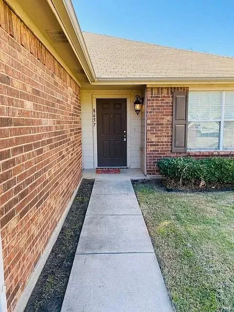 Single Family Residence For Rent in Tarrant County , 8657 Boswell Meadows Drive, Fort Worth, Texas 76179, 3 Bedroom, 2 Bathroom, 2 Garage spaces, 1,637 Sqft, built in 2006, Price $2,682, mls#21359659, Real Estate Agent in Fort Worth, Homes For Rent in Tarrant county, Homes For Rent in Fort Worth, Realtor in Fort Worth Texas, Real Estate Brokerage Independent Realty Texas, Luminita Cordes Realtor