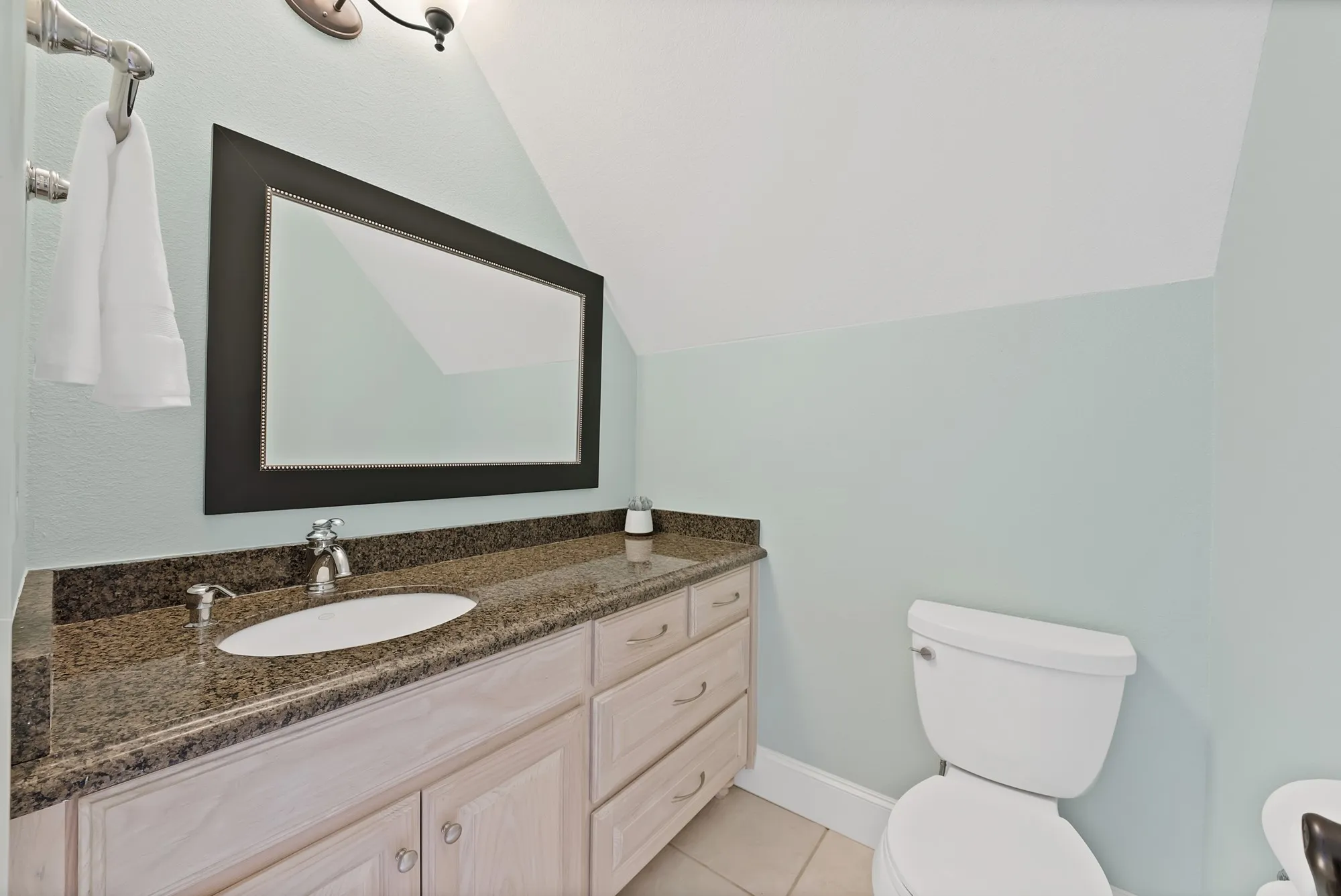 Single Family Residence For Sale in Tarrant County , 6204 Toscana Circle, Fort Worth, Texas 76140, 4 Bedroom, 4 Bathroom, 3 Garage spaces, 4,085 Sqft, built in 2005, mls#21353815, Real Estate Agent in Fort Worth, Homes For Sale in Tarrant county, Homes For Sale in Fort Worth, Realtor in Fort Worth Texas, Real Estate Brokerage Independent Realty Texas, Luminita Cordes Realtor