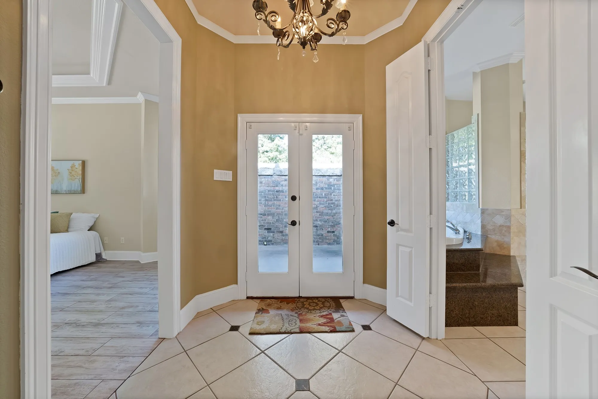 Single Family Residence For Sale in Tarrant County , 6204 Toscana Circle, Fort Worth, Texas 76140, 4 Bedroom, 4 Bathroom, 3 Garage spaces, 4,085 Sqft, built in 2005, mls#21353815, Real Estate Agent in Fort Worth, Homes For Sale in Tarrant county, Homes For Sale in Fort Worth, Realtor in Fort Worth Texas, Real Estate Brokerage Independent Realty Texas, Luminita Cordes Realtor