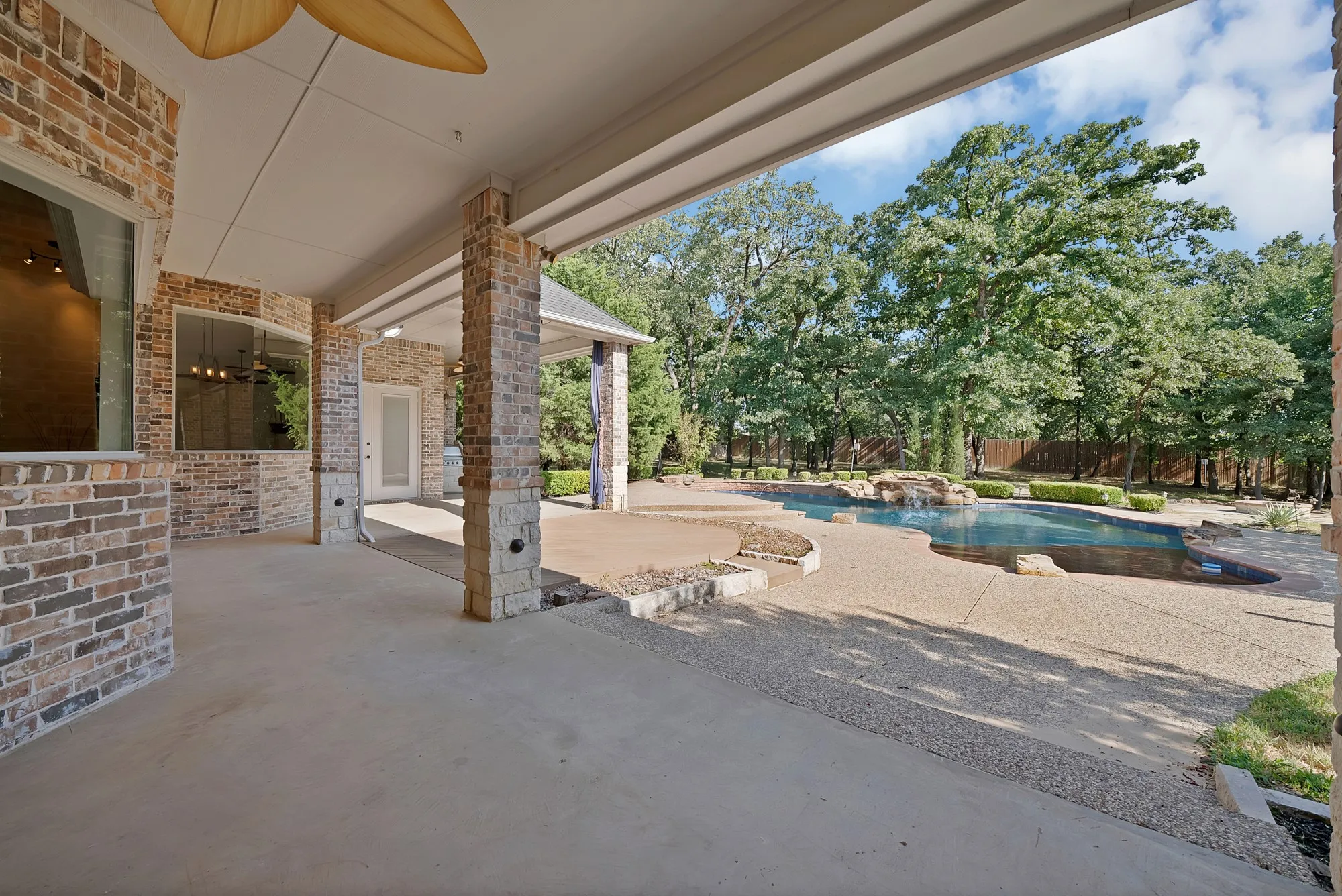 Single Family Residence For Sale in Tarrant County , 6204 Toscana Circle, Fort Worth, Texas 76140, 4 Bedroom, 4 Bathroom, 3 Garage spaces, 4,085 Sqft, built in 2005, mls#21353815, Real Estate Agent in Fort Worth, Homes For Sale in Tarrant county, Homes For Sale in Fort Worth, Realtor in Fort Worth Texas, Real Estate Brokerage Independent Realty Texas, Luminita Cordes Realtor