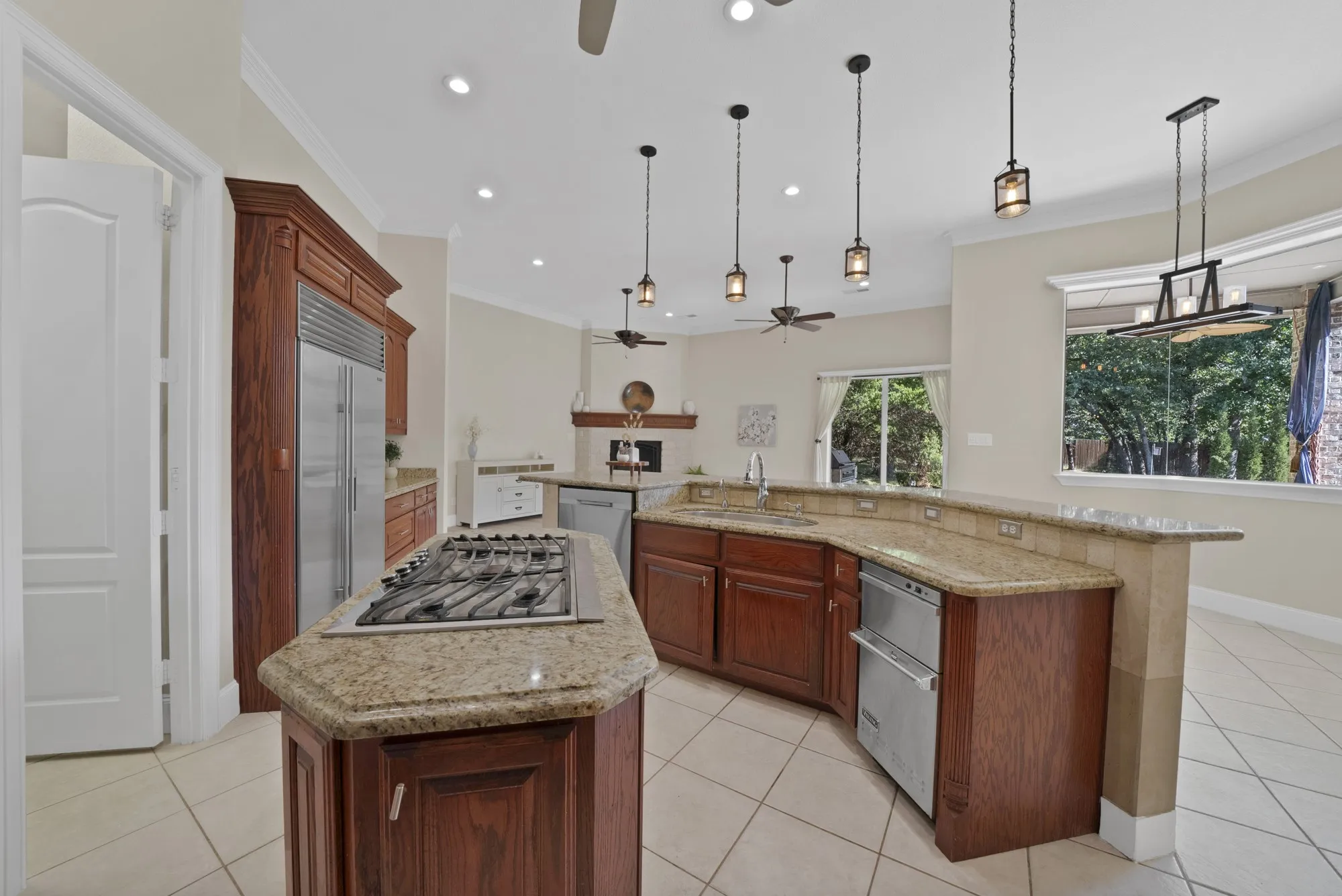 Single Family Residence For Sale in Tarrant County , 6204 Toscana Circle, Fort Worth, Texas 76140, 4 Bedroom, 4 Bathroom, 3 Garage spaces, 4,085 Sqft, built in 2005, mls#21353815, Real Estate Agent in Fort Worth, Homes For Sale in Tarrant county, Homes For Sale in Fort Worth, Realtor in Fort Worth Texas, Real Estate Brokerage Independent Realty Texas, Luminita Cordes Realtor