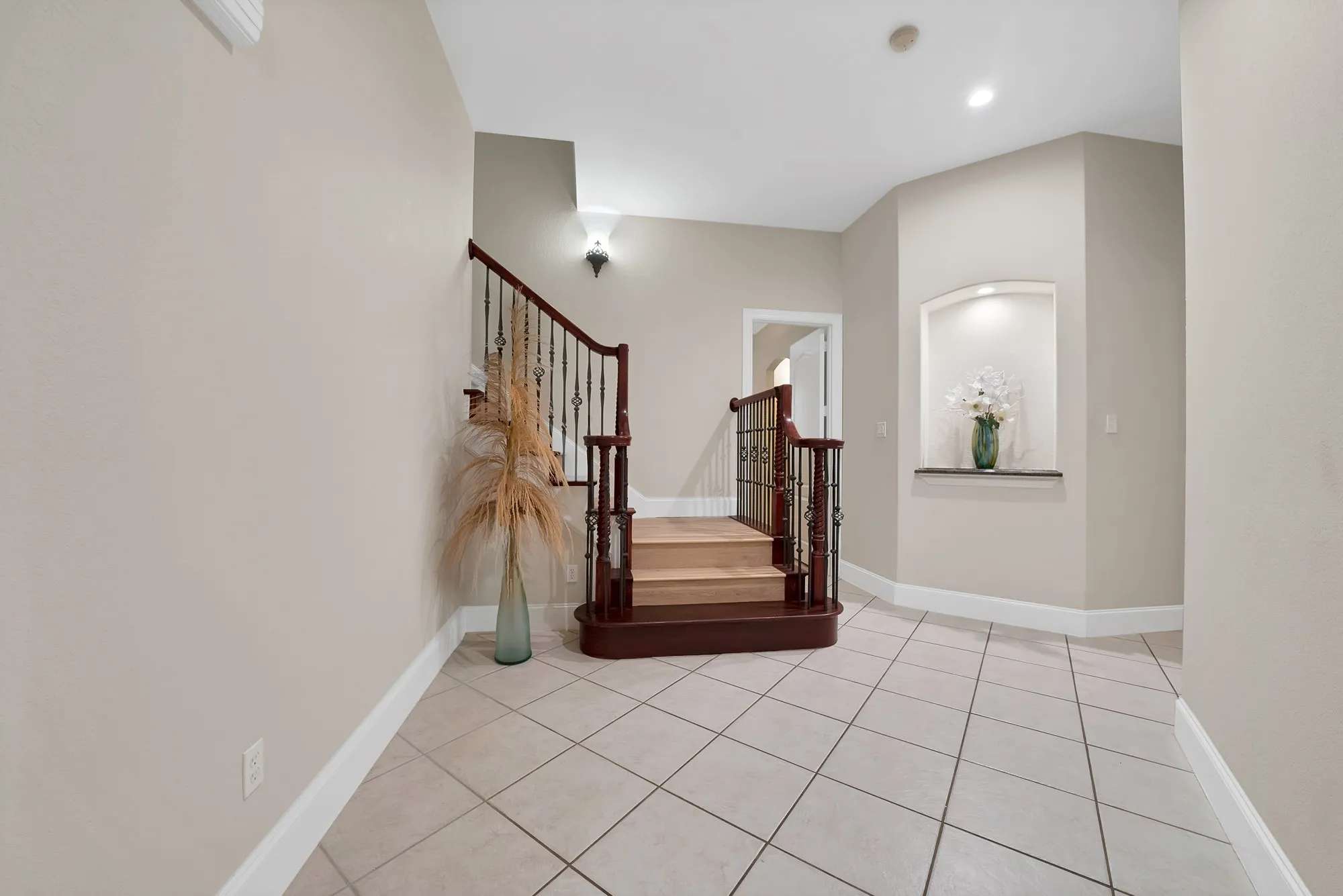Single Family Residence For Sale in Tarrant County , 6204 Toscana Circle, Fort Worth, Texas 76140, 4 Bedroom, 4 Bathroom, 3 Garage spaces, 4,085 Sqft, built in 2005, mls#21353815, Real Estate Agent in Fort Worth, Homes For Sale in Tarrant county, Homes For Sale in Fort Worth, Realtor in Fort Worth Texas, Real Estate Brokerage Independent Realty Texas, Luminita Cordes Realtor