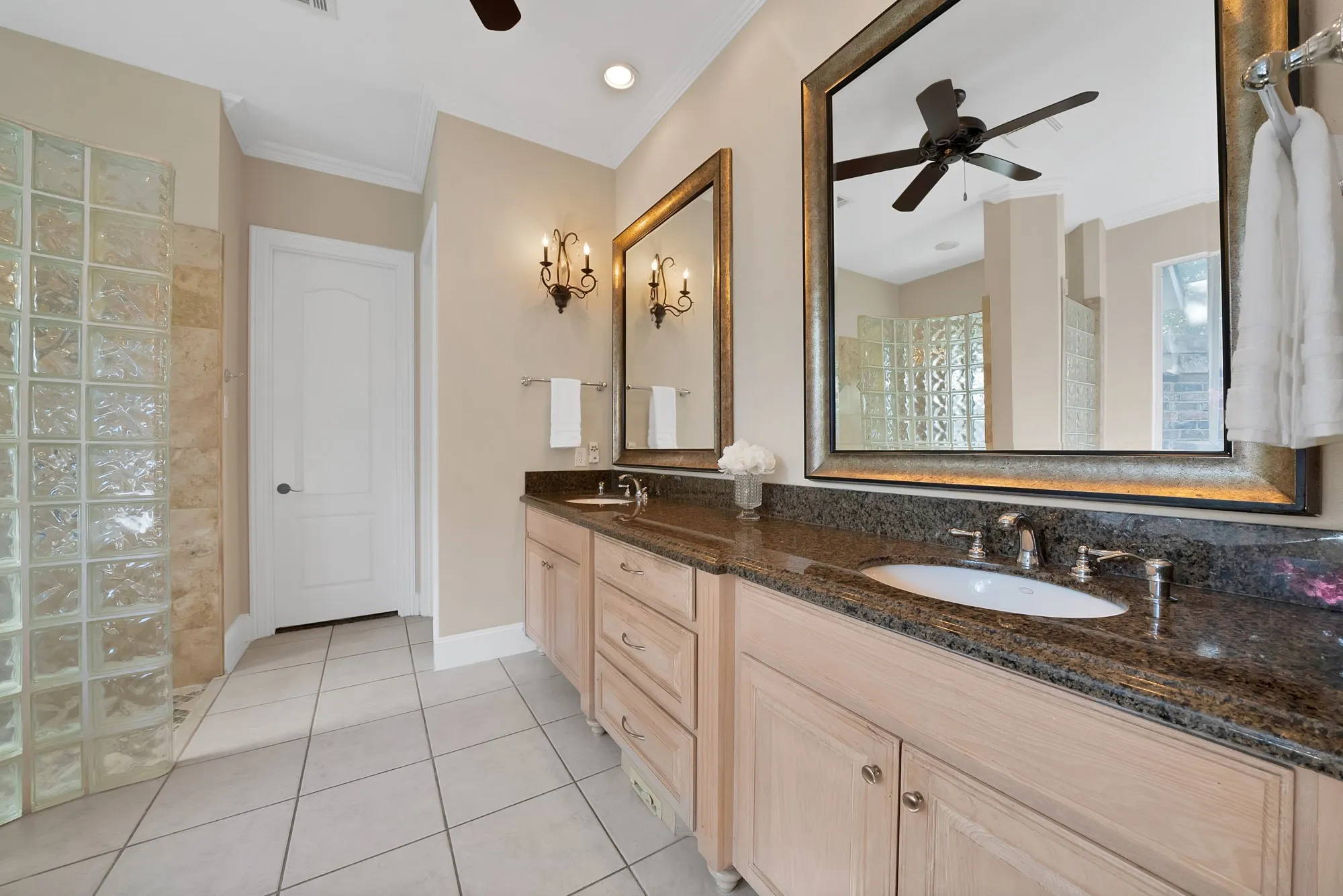 Single Family Residence For Sale in Tarrant County , 6204 Toscana Circle, Fort Worth, Texas 76140, 4 Bedroom, 4 Bathroom, 3 Garage spaces, 4,085 Sqft, built in 2005, mls#21353815, Real Estate Agent in Fort Worth, Homes For Sale in Tarrant county, Homes For Sale in Fort Worth, Realtor in Fort Worth Texas, Real Estate Brokerage Independent Realty Texas, Luminita Cordes Realtor