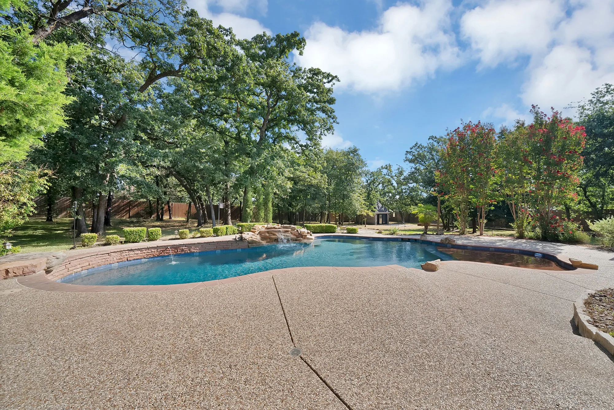 Single Family Residence For Sale in Tarrant County , 6204 Toscana Circle, Fort Worth, Texas 76140, 4 Bedroom, 4 Bathroom, 3 Garage spaces, 4,085 Sqft, built in 2005, mls#21353815, Real Estate Agent in Fort Worth, Homes For Sale in Tarrant county, Homes For Sale in Fort Worth, Realtor in Fort Worth Texas, Real Estate Brokerage Independent Realty Texas, Luminita Cordes Realtor