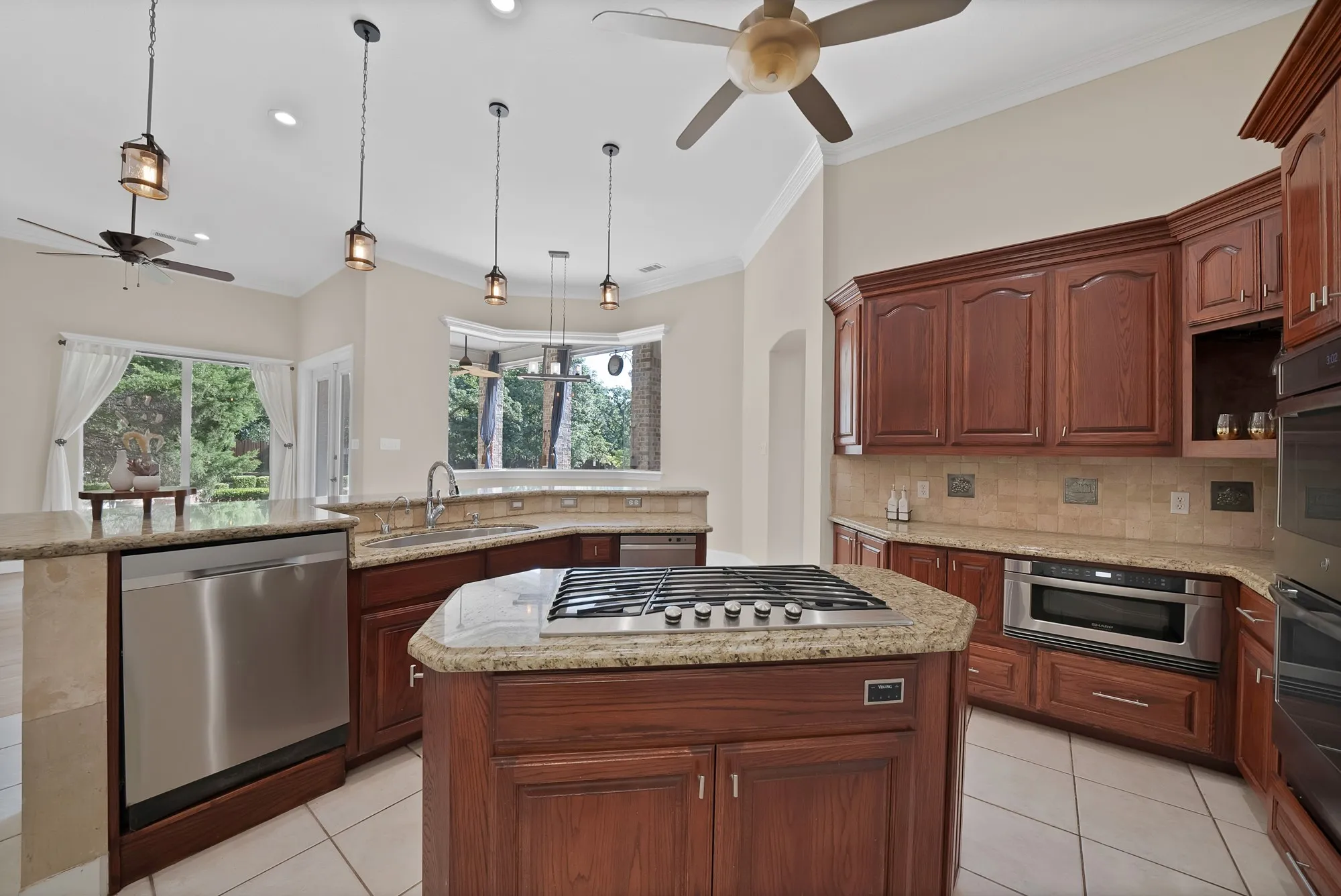 Single Family Residence For Sale in Tarrant County , 6204 Toscana Circle, Fort Worth, Texas 76140, 4 Bedroom, 4 Bathroom, 3 Garage spaces, 4,085 Sqft, built in 2005, mls#21353815, Real Estate Agent in Fort Worth, Homes For Sale in Tarrant county, Homes For Sale in Fort Worth, Realtor in Fort Worth Texas, Real Estate Brokerage Independent Realty Texas, Luminita Cordes Realtor