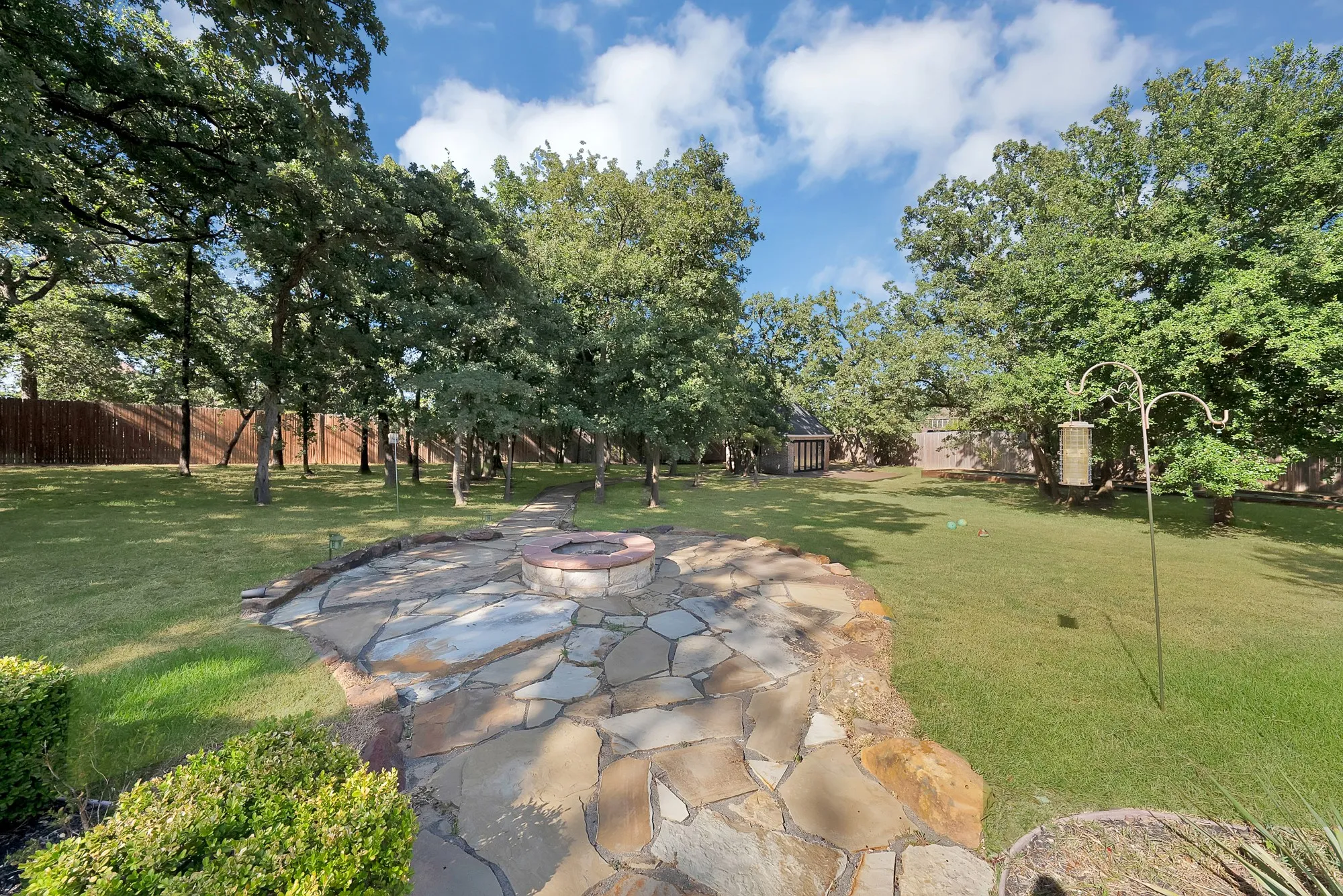 Single Family Residence For Sale in Tarrant County , 6204 Toscana Circle, Fort Worth, Texas 76140, 4 Bedroom, 4 Bathroom, 3 Garage spaces, 4,085 Sqft, built in 2005, mls#21353815, Real Estate Agent in Fort Worth, Homes For Sale in Tarrant county, Homes For Sale in Fort Worth, Realtor in Fort Worth Texas, Real Estate Brokerage Independent Realty Texas, Luminita Cordes Realtor
