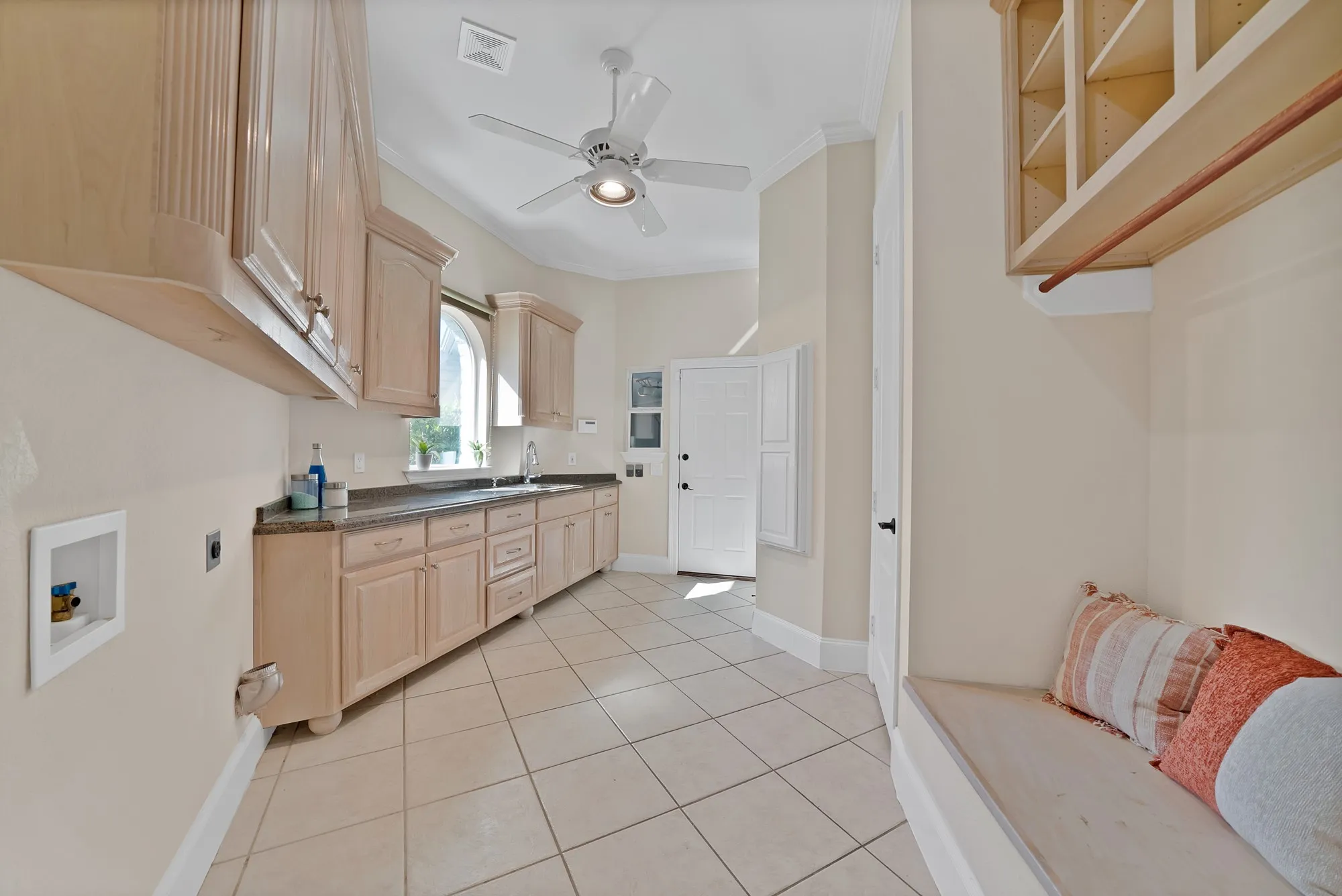 Single Family Residence For Sale in Tarrant County , 6204 Toscana Circle, Fort Worth, Texas 76140, 4 Bedroom, 4 Bathroom, 3 Garage spaces, 4,085 Sqft, built in 2005, mls#21353815, Real Estate Agent in Fort Worth, Homes For Sale in Tarrant county, Homes For Sale in Fort Worth, Realtor in Fort Worth Texas, Real Estate Brokerage Independent Realty Texas, Luminita Cordes Realtor