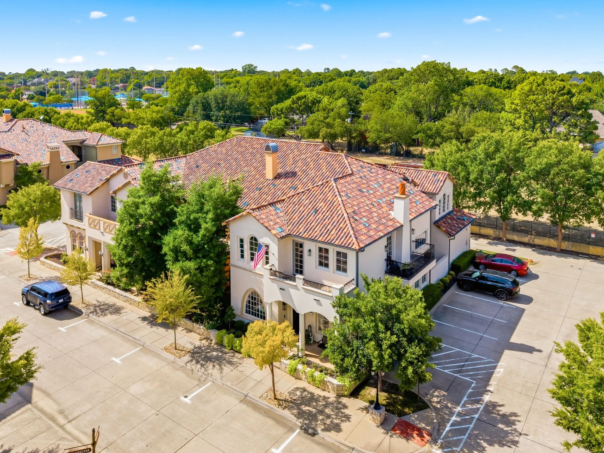 Condominium For Sale in Tarrant County , 72 Casa Lane, Colleyville, Texas 76034, 3 Bedroom, 4 Bathroom, 2 Garage spaces, 3,222 Sqft, built in 2006, mls#21355691, Real Estate Agent in Colleyville, Homes For Sale in Tarrant county, Homes For Sale in Colleyville, Realtor in Colleyville Texas, Real Estate Brokerage Independent Realty Texas, Luminita Cordes Realtor