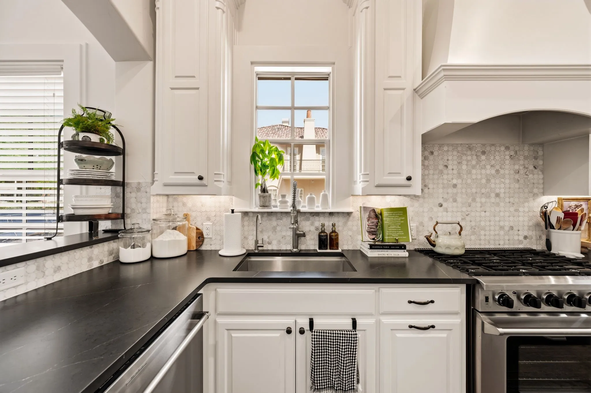 Condominium For Sale in Tarrant County , 72 Casa Lane, Colleyville, Texas 76034, 3 Bedroom, 4 Bathroom, 2 Garage spaces, 3,222 Sqft, built in 2006, mls#21355691, Real Estate Agent in Colleyville, Homes For Sale in Tarrant county, Homes For Sale in Colleyville, Realtor in Colleyville Texas, Real Estate Brokerage Independent Realty Texas, Luminita Cordes Realtor