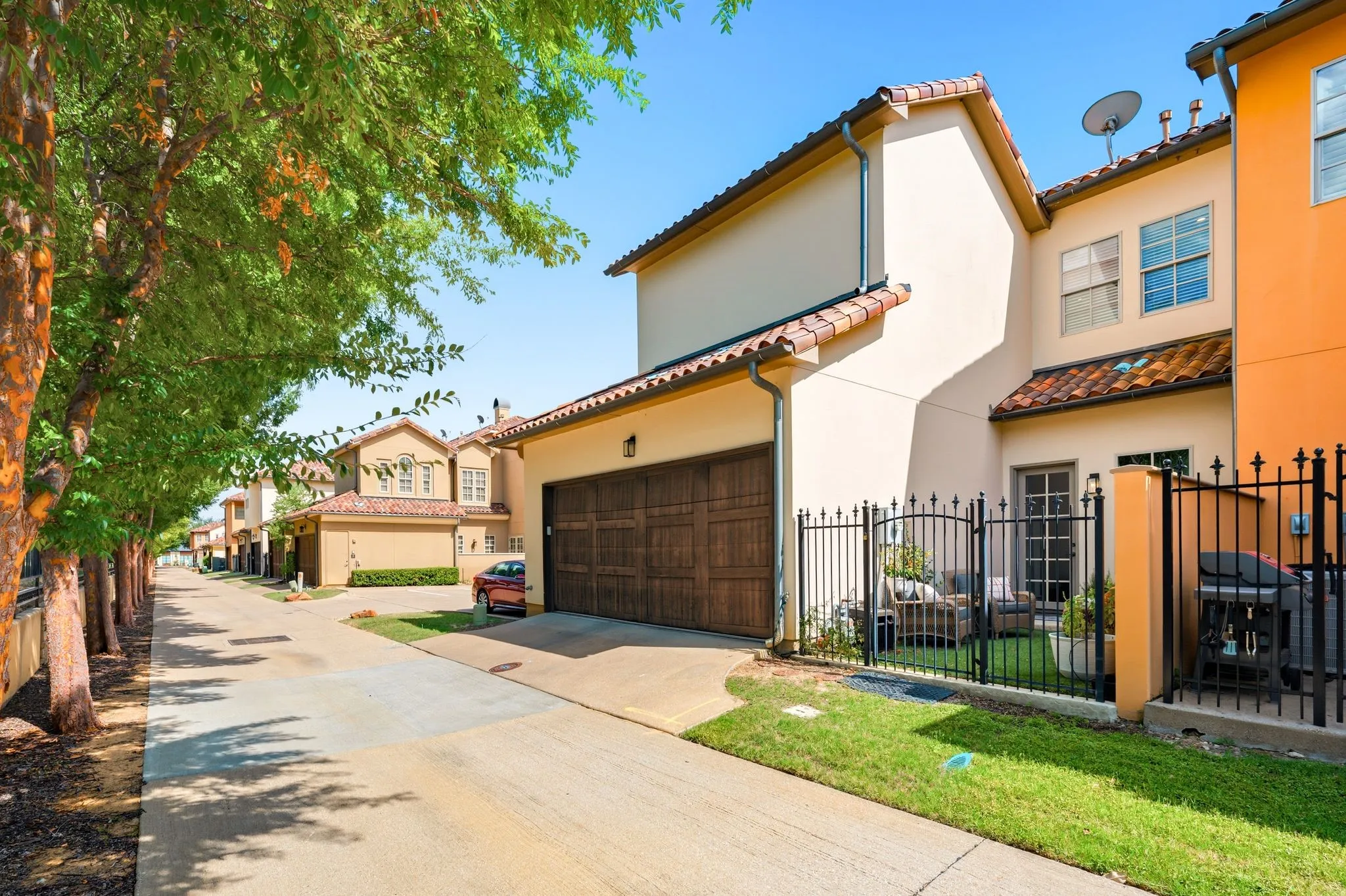 Condominium For Sale in Tarrant County , 72 Casa Lane, Colleyville, Texas 76034, 3 Bedroom, 4 Bathroom, 2 Garage spaces, 3,222 Sqft, built in 2006, mls#21355691, Real Estate Agent in Colleyville, Homes For Sale in Tarrant county, Homes For Sale in Colleyville, Realtor in Colleyville Texas, Real Estate Brokerage Independent Realty Texas, Luminita Cordes Realtor