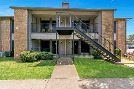 Free app and admin for a look and lease