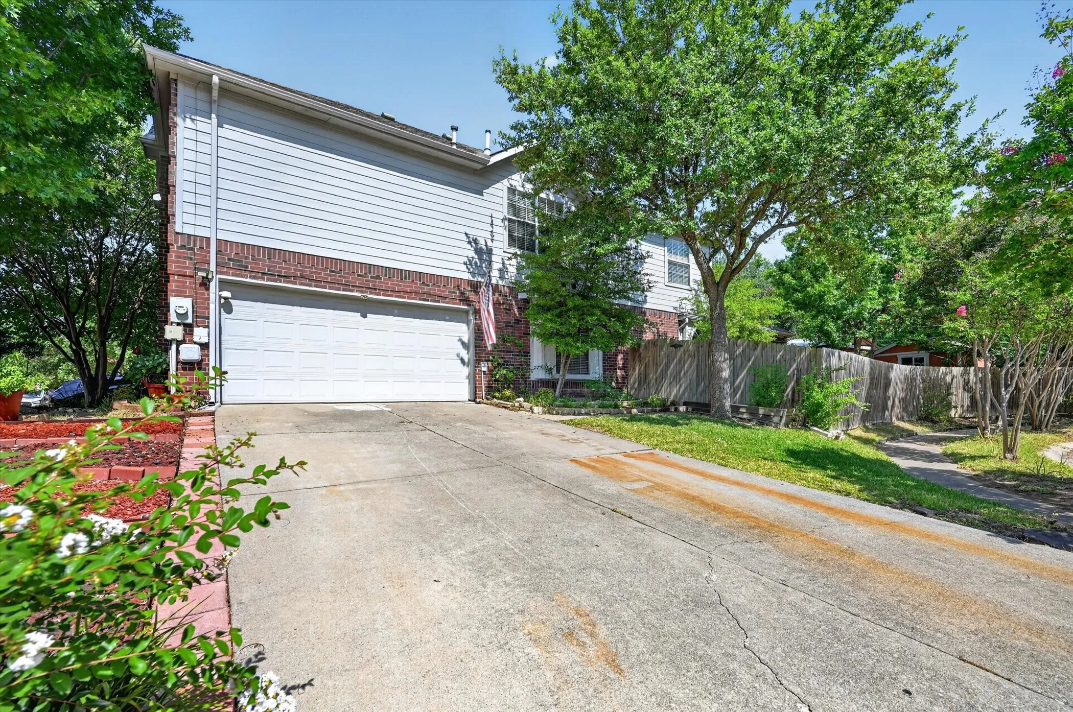Single Family Residence For Sale in Collin County , 3300 Woodberry Lane, Mc Kinney, Texas 75071, 5 Bedroom, 3 Bathroom, 2 Garage spaces, 2,698 Sqft, built in 1999, mls#21359666, Real Estate Agent in Mc Kinney, Homes For Sale in Collin county, Homes For Sale in Mc Kinney, Realtor in Mc Kinney Texas, Real Estate Brokerage Independent Realty Texas, Luminita Cordes Realtor