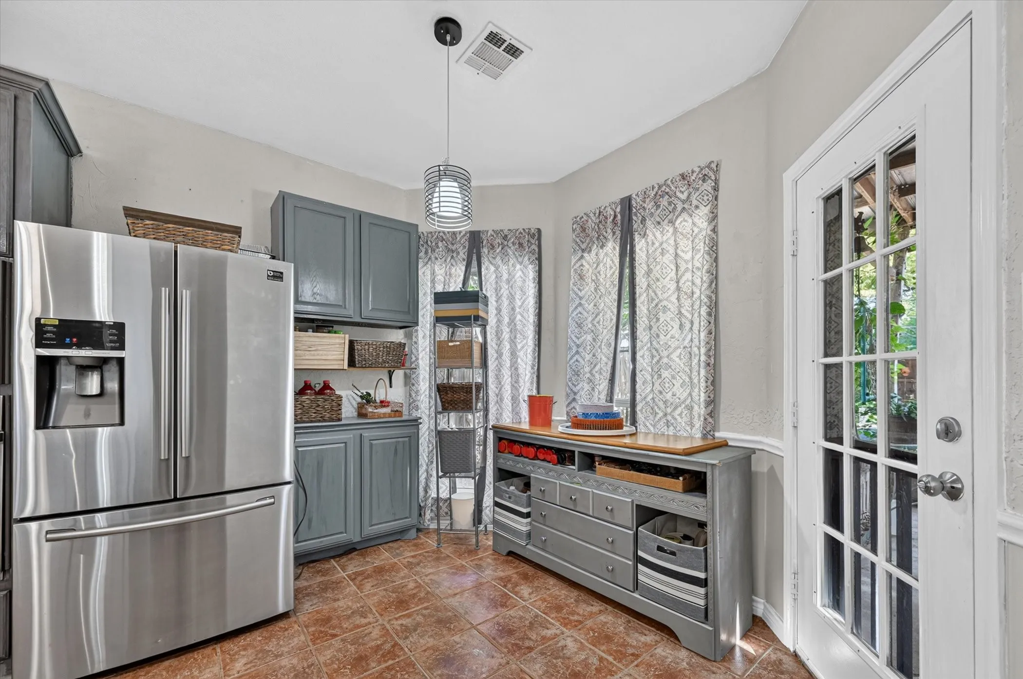 Single Family Residence For Sale in Collin County , 3300 Woodberry Lane, Mc Kinney, Texas 75071, 5 Bedroom, 3 Bathroom, 2 Garage spaces, 2,698 Sqft, built in 1999, mls#21359666, Real Estate Agent in Mc Kinney, Homes For Sale in Collin county, Homes For Sale in Mc Kinney, Realtor in Mc Kinney Texas, Real Estate Brokerage Independent Realty Texas, Luminita Cordes Realtor