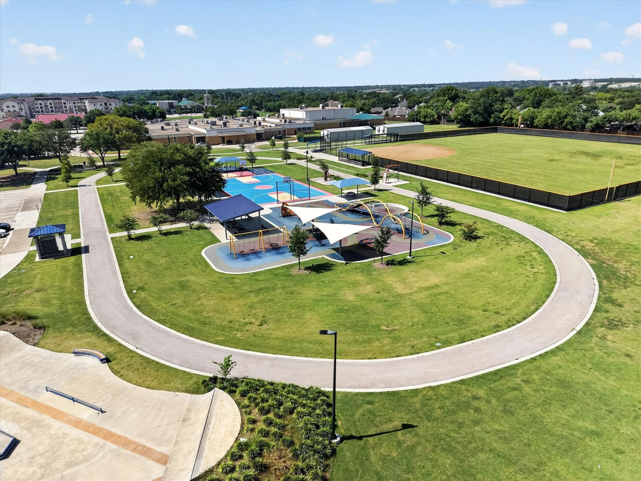 Single Family Residence For Sale in Collin County , 3300 Woodberry Lane, Mc Kinney, Texas 75071, 5 Bedroom, 3 Bathroom, 2 Garage spaces, 2,698 Sqft, built in 1999, mls#21359666, Real Estate Agent in Mc Kinney, Homes For Sale in Collin county, Homes For Sale in Mc Kinney, Realtor in Mc Kinney Texas, Real Estate Brokerage Independent Realty Texas, Luminita Cordes Realtor