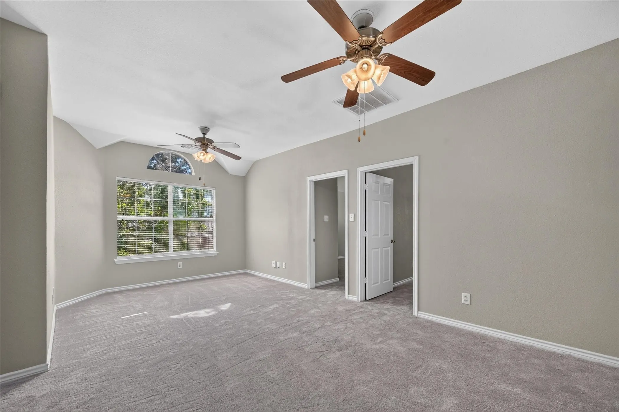 Single Family Residence For Sale in Collin County , 3300 Woodberry Lane, Mc Kinney, Texas 75071, 5 Bedroom, 3 Bathroom, 2 Garage spaces, 2,698 Sqft, built in 1999, mls#21359666, Real Estate Agent in Mc Kinney, Homes For Sale in Collin county, Homes For Sale in Mc Kinney, Realtor in Mc Kinney Texas, Real Estate Brokerage Independent Realty Texas, Luminita Cordes Realtor