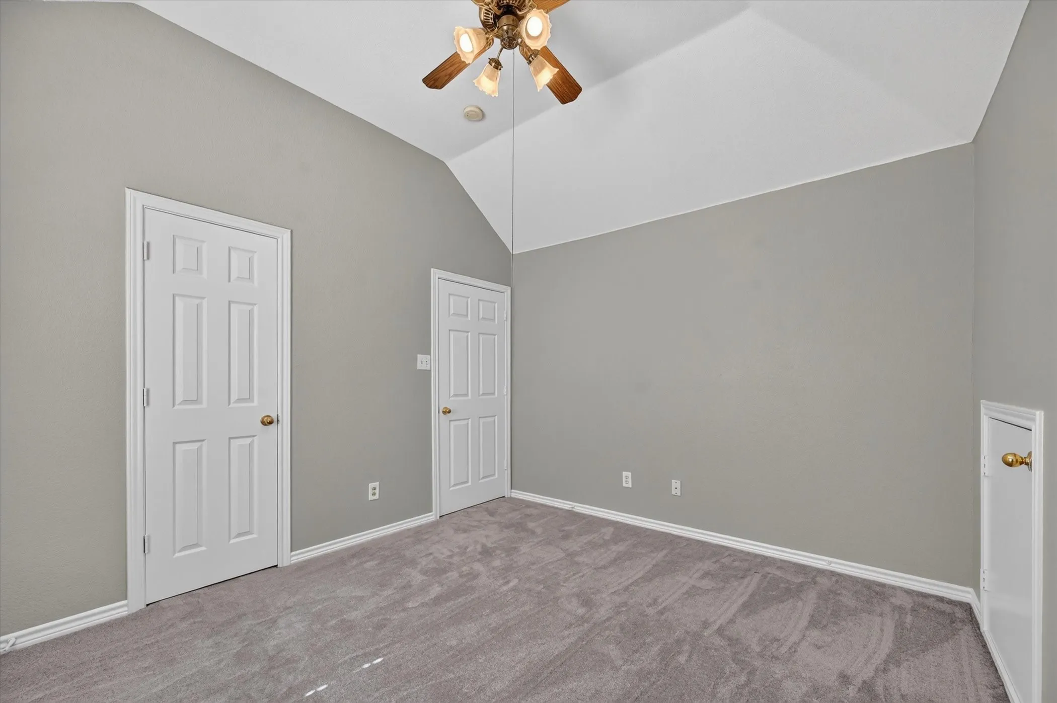 Single Family Residence For Sale in Collin County , 3300 Woodberry Lane, Mc Kinney, Texas 75071, 5 Bedroom, 3 Bathroom, 2 Garage spaces, 2,698 Sqft, built in 1999, mls#21359666, Real Estate Agent in Mc Kinney, Homes For Sale in Collin county, Homes For Sale in Mc Kinney, Realtor in Mc Kinney Texas, Real Estate Brokerage Independent Realty Texas, Luminita Cordes Realtor