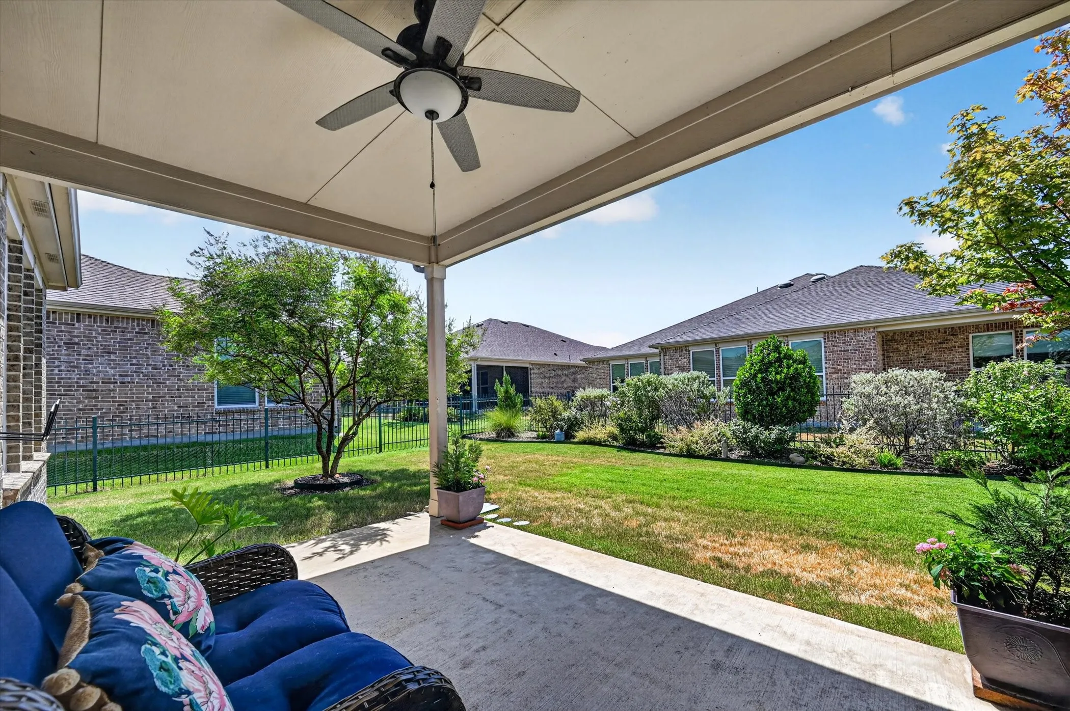 Single Family Residence For Sale in Denton County , 1725 Port Royal Lane, Frisco, Texas 75036, 2 Bedroom, 2 Bathroom, 2 Garage spaces, 1,840 Sqft, built in 2019, mls#21354109, Real Estate Agent in Frisco, Homes For Sale in Denton county, Homes For Sale in Frisco, Realtor in Frisco Texas, Real Estate Brokerage Independent Realty Texas, Luminita Cordes Realtor