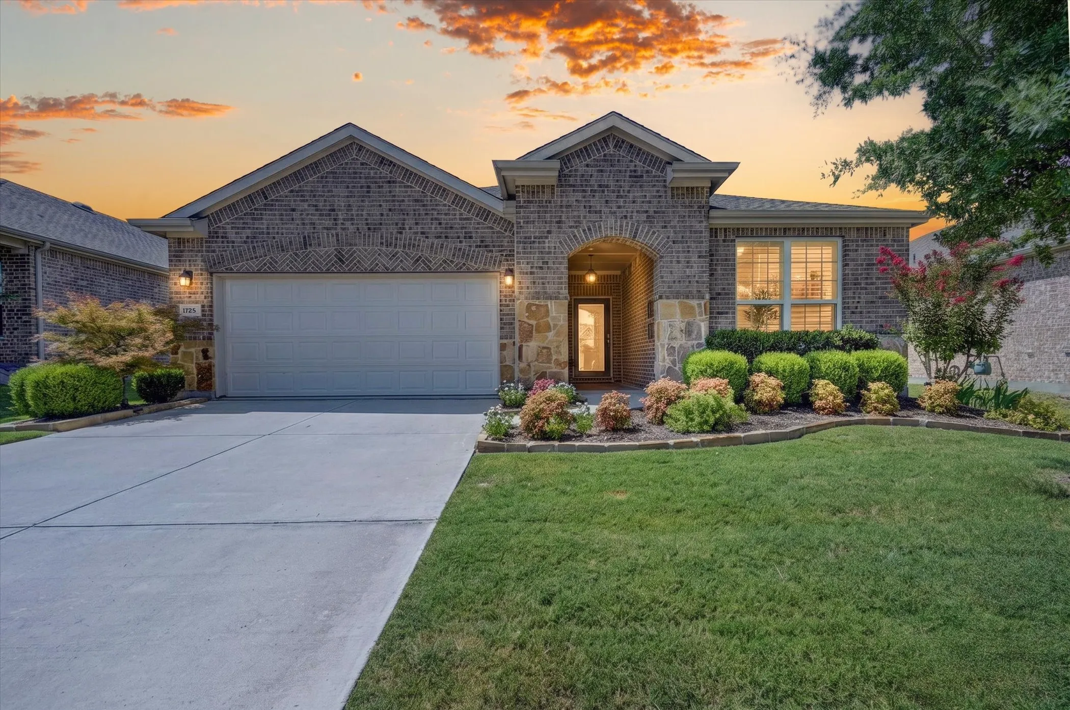 Single Family Residence For Sale in Denton County , 1725 Port Royal Lane, Frisco, Texas 75036, 2 Bedroom, 2 Bathroom, 2 Garage spaces, 1,840 Sqft, built in 2019, mls#21354109, Real Estate Agent in Frisco, Homes For Sale in Denton county, Homes For Sale in Frisco, Realtor in Frisco Texas, Real Estate Brokerage Independent Realty Texas, Luminita Cordes Realtor