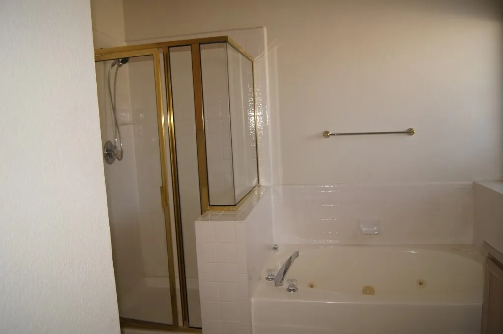 Single Family Residence For Sale in Dallas County , 8317 Spinnaker Cove, Rowlett, Texas 75089, 3 Bedroom, 2 Bathroom, 2 Garage spaces, 1,514 Sqft, built in 1995, mls#21355644, Real Estate Agent in Rowlett, Homes For Sale in Dallas county, Homes For Sale in Rowlett, Realtor in Rowlett Texas, Real Estate Brokerage Independent Realty Texas, Luminita Cordes Realtor