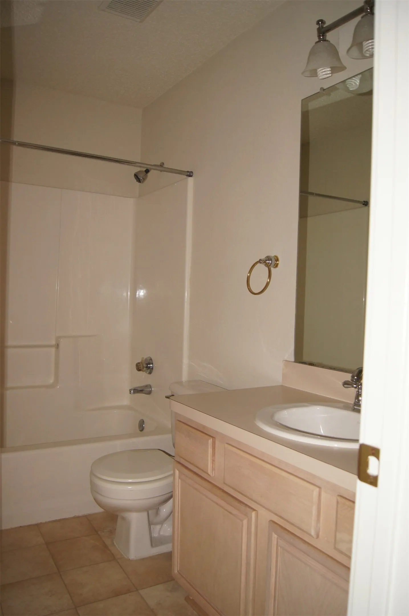 Single Family Residence For Sale in Dallas County , 8317 Spinnaker Cove, Rowlett, Texas 75089, 3 Bedroom, 2 Bathroom, 2 Garage spaces, 1,514 Sqft, built in 1995, mls#21355644, Real Estate Agent in Rowlett, Homes For Sale in Dallas county, Homes For Sale in Rowlett, Realtor in Rowlett Texas, Real Estate Brokerage Independent Realty Texas, Luminita Cordes Realtor