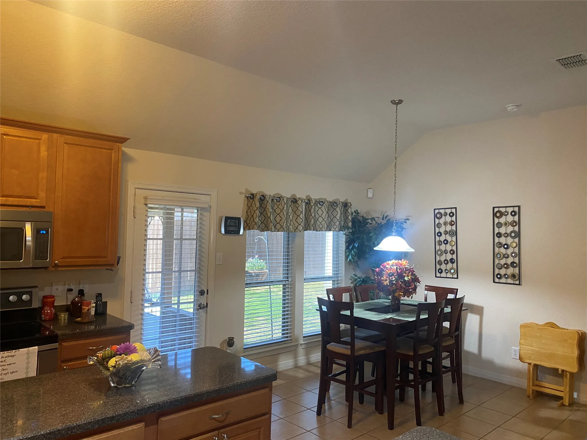 Single Family Residence For Sale in Parker County , 2250 Kaitlyn Drive, Weatherford, Texas 76087, 4 Bedroom, 2 Bathroom, 2 Garage spaces, 1,760 Sqft, built in 2008, mls#21359463, Real Estate Agent in Weatherford, Homes For Sale in Parker county, Homes For Sale in Weatherford, Realtor in Weatherford Texas, Real Estate Brokerage Independent Realty Texas, Luminita Cordes Realtor