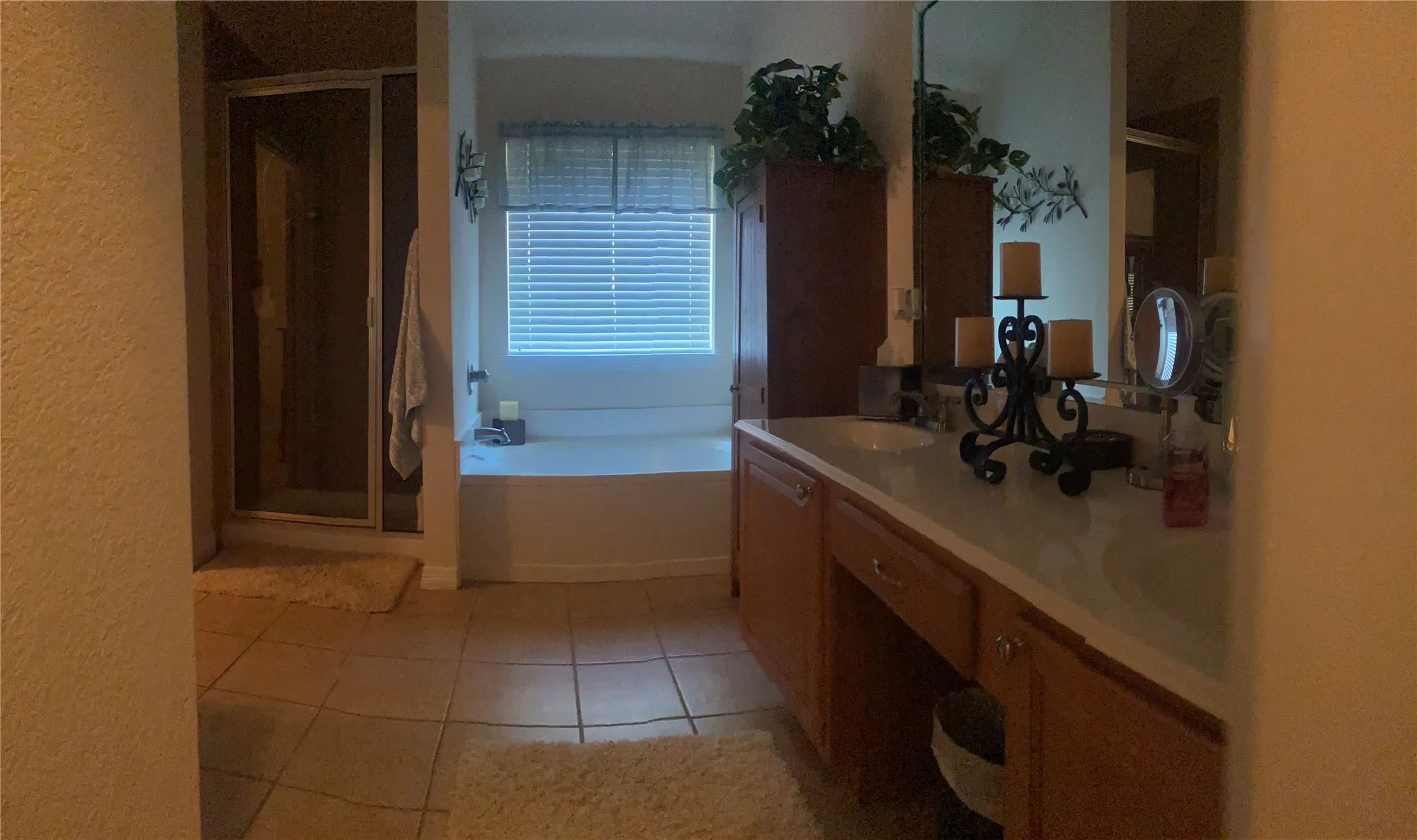 Single Family Residence For Sale in Parker County , 2250 Kaitlyn Drive, Weatherford, Texas 76087, 4 Bedroom, 2 Bathroom, 2 Garage spaces, 1,760 Sqft, built in 2008, mls#21359463, Real Estate Agent in Weatherford, Homes For Sale in Parker county, Homes For Sale in Weatherford, Realtor in Weatherford Texas, Real Estate Brokerage Independent Realty Texas, Luminita Cordes Realtor