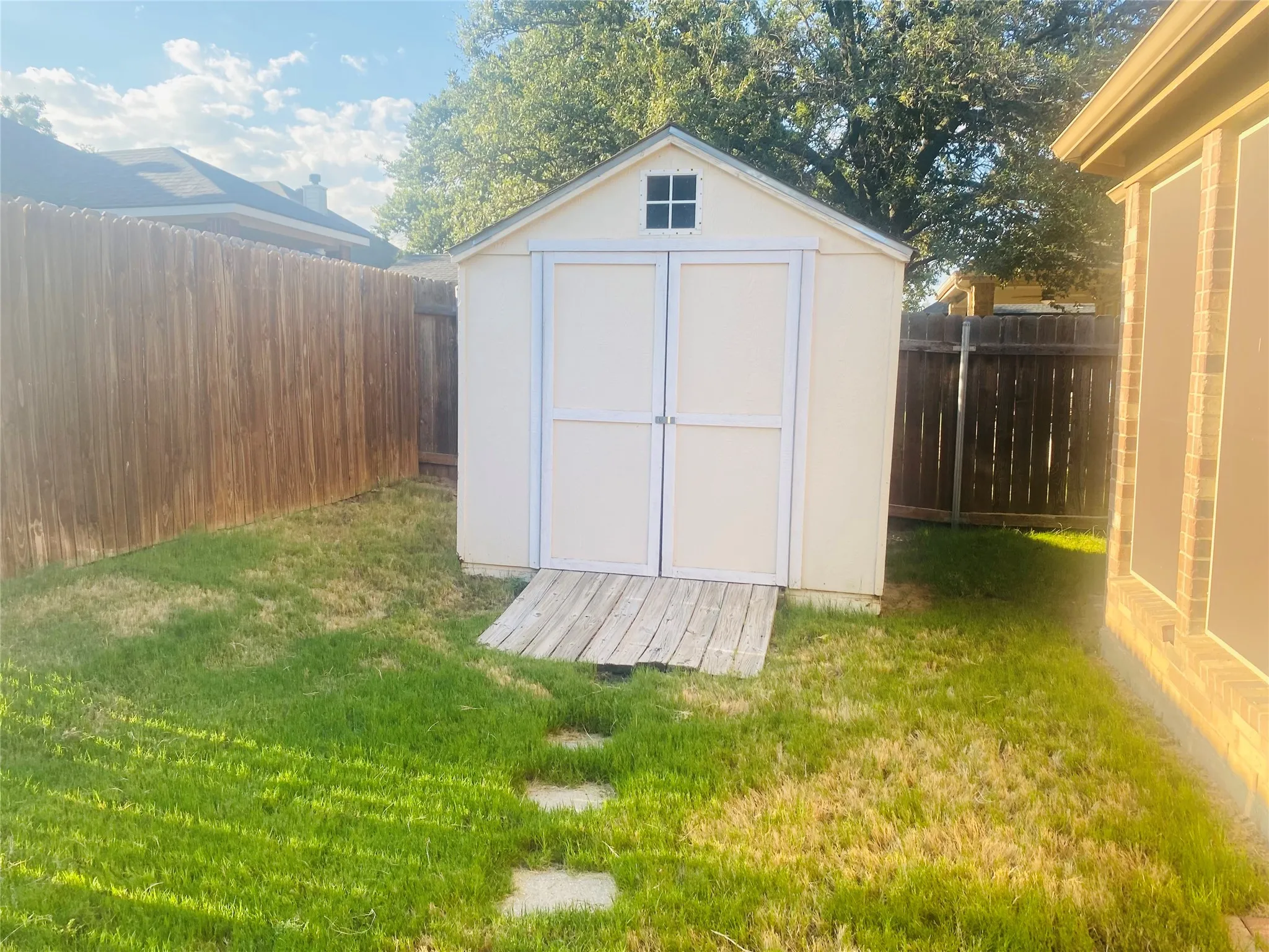 Single Family Residence For Sale in Parker County , 2250 Kaitlyn Drive, Weatherford, Texas 76087, 4 Bedroom, 2 Bathroom, 2 Garage spaces, 1,760 Sqft, built in 2008, mls#21359463, Real Estate Agent in Weatherford, Homes For Sale in Parker county, Homes For Sale in Weatherford, Realtor in Weatherford Texas, Real Estate Brokerage Independent Realty Texas, Luminita Cordes Realtor