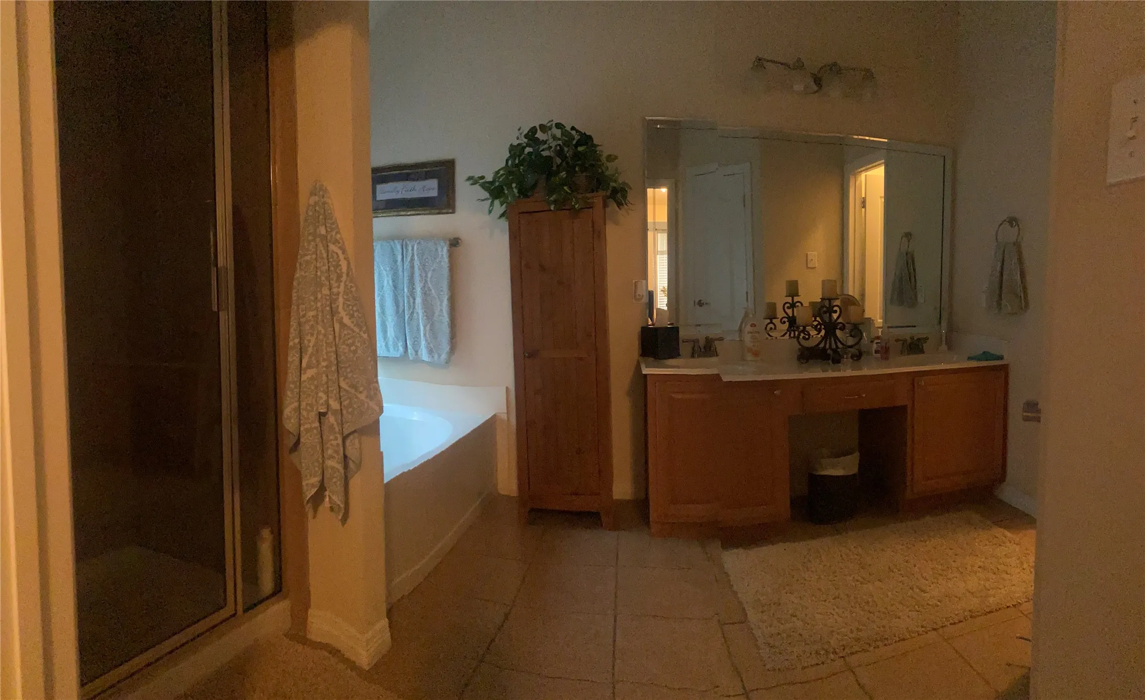 Single Family Residence For Sale in Parker County , 2250 Kaitlyn Drive, Weatherford, Texas 76087, 4 Bedroom, 2 Bathroom, 2 Garage spaces, 1,760 Sqft, built in 2008, mls#21359463, Real Estate Agent in Weatherford, Homes For Sale in Parker county, Homes For Sale in Weatherford, Realtor in Weatherford Texas, Real Estate Brokerage Independent Realty Texas, Luminita Cordes Realtor