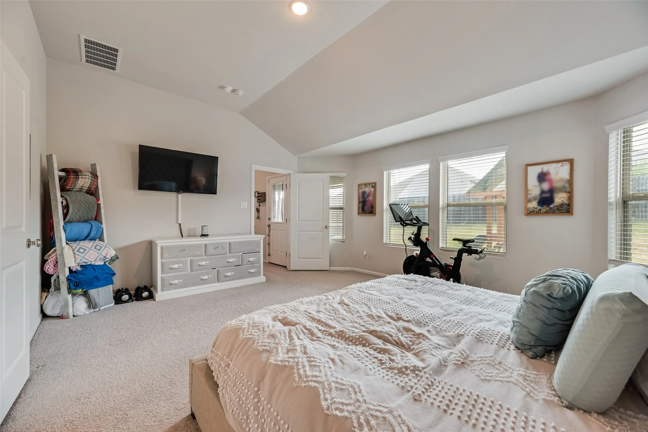 Single Family Residence For Sale in Collin County , 2107 Auburndale Avenue, Melissa, Texas 75454, 4 Bedroom, 2 Bathroom, 2 Garage spaces, 2,044 Sqft, built in 2019, mls#21358340, Real Estate Agent in Melissa, Homes For Sale in Collin county, Homes For Sale in Melissa, Realtor in Melissa Texas, Real Estate Brokerage Independent Realty Texas, Luminita Cordes Realtor
