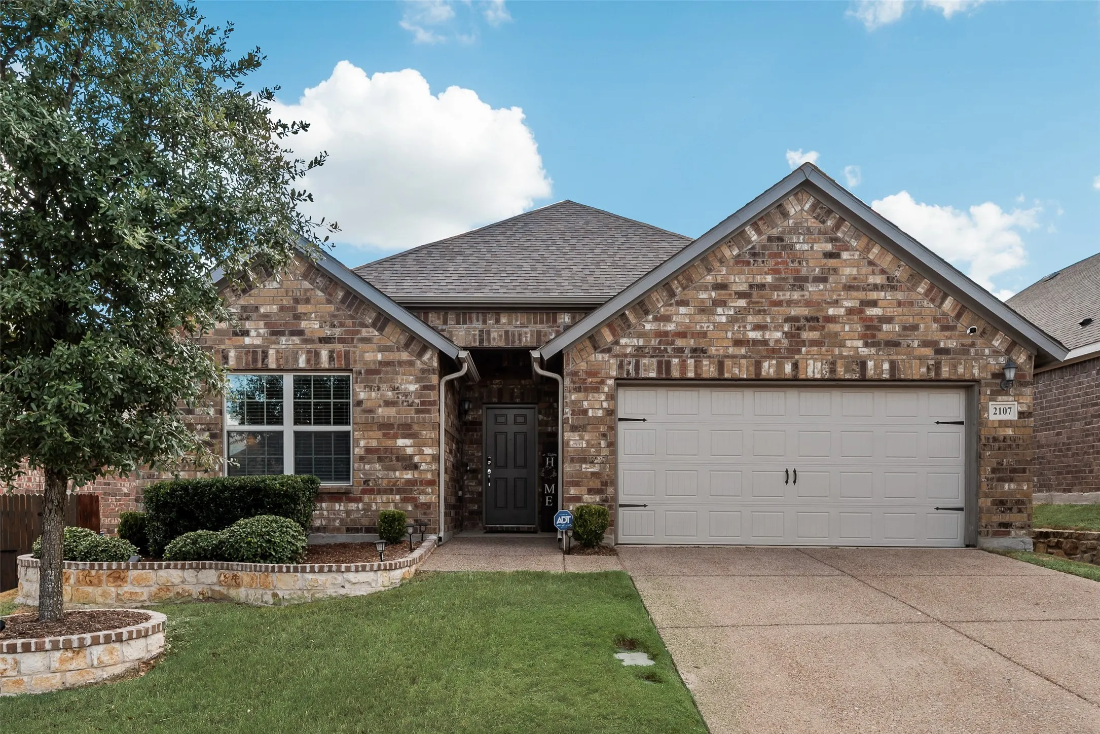 Single Family Residence For Sale in Collin County , 2107 Auburndale Avenue, Melissa, Texas 75454, 4 Bedroom, 2 Bathroom, 2 Garage spaces, 2,044 Sqft, built in 2019, mls#21358340, Real Estate Agent in Melissa, Homes For Sale in Collin county, Homes For Sale in Melissa, Realtor in Melissa Texas, Real Estate Brokerage Independent Realty Texas, Luminita Cordes Realtor