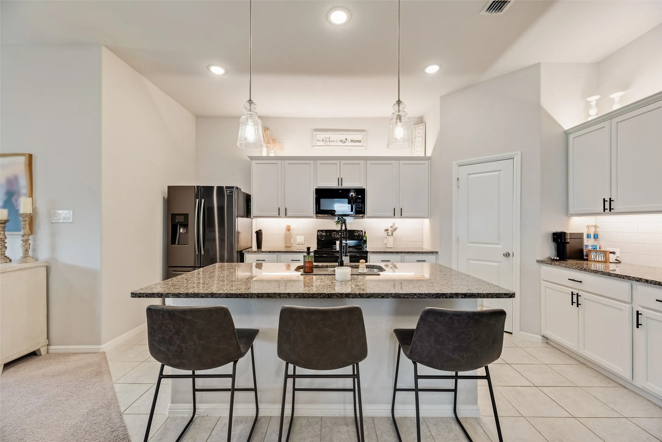Single Family Residence For Sale in Collin County , 2107 Auburndale Avenue, Melissa, Texas 75454, 4 Bedroom, 2 Bathroom, 2 Garage spaces, 2,044 Sqft, built in 2019, mls#21358340, Real Estate Agent in Melissa, Homes For Sale in Collin county, Homes For Sale in Melissa, Realtor in Melissa Texas, Real Estate Brokerage Independent Realty Texas, Luminita Cordes Realtor