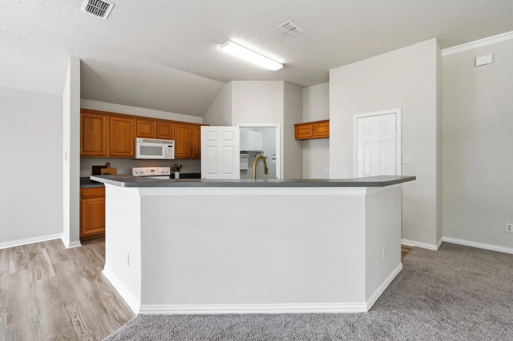 Expansive breakfast bar for additional seating