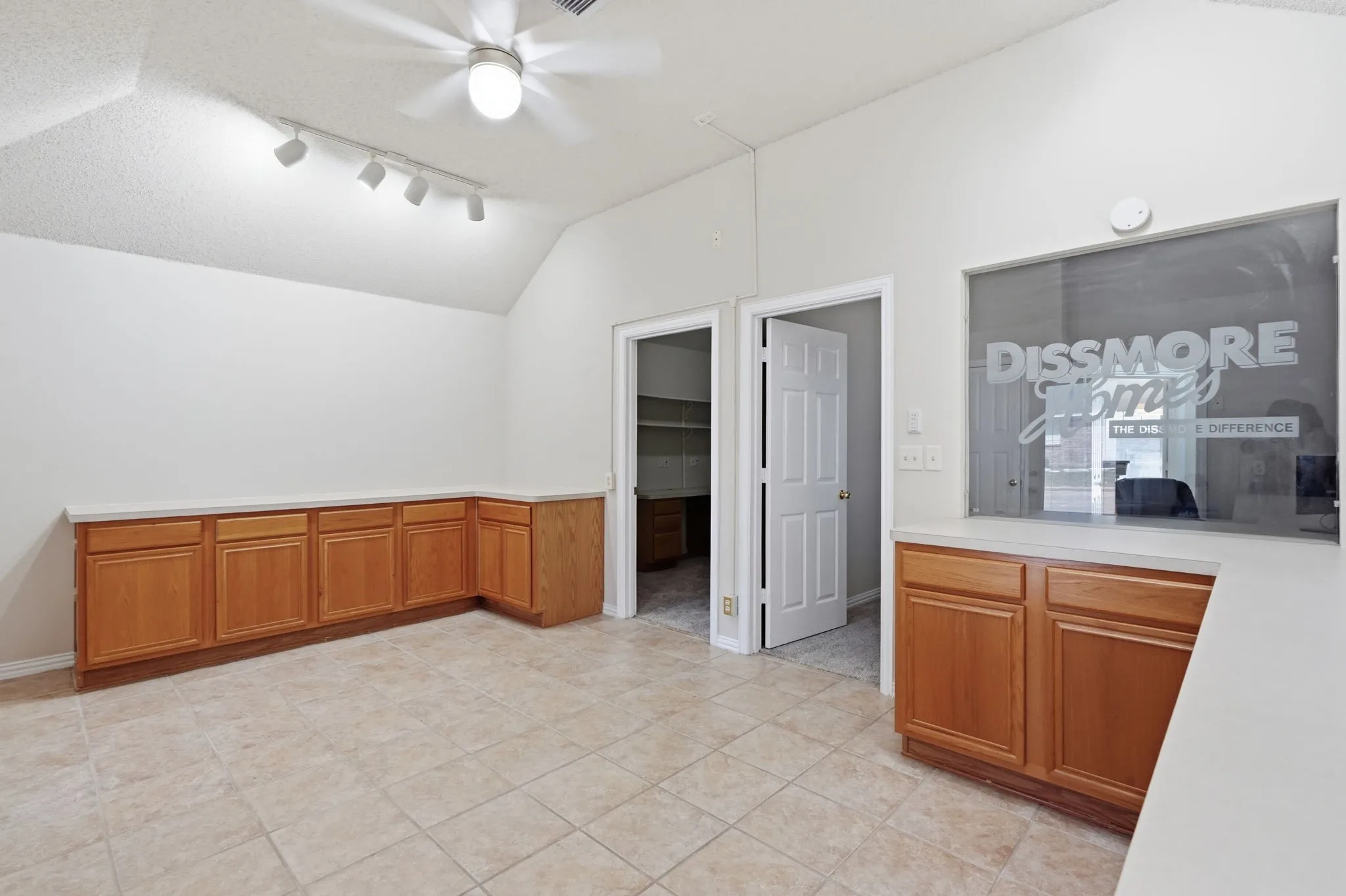 Incredible flex space for bedroom, guests or home business